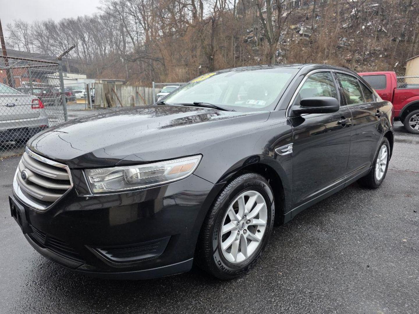2013 Ford Taurus SE