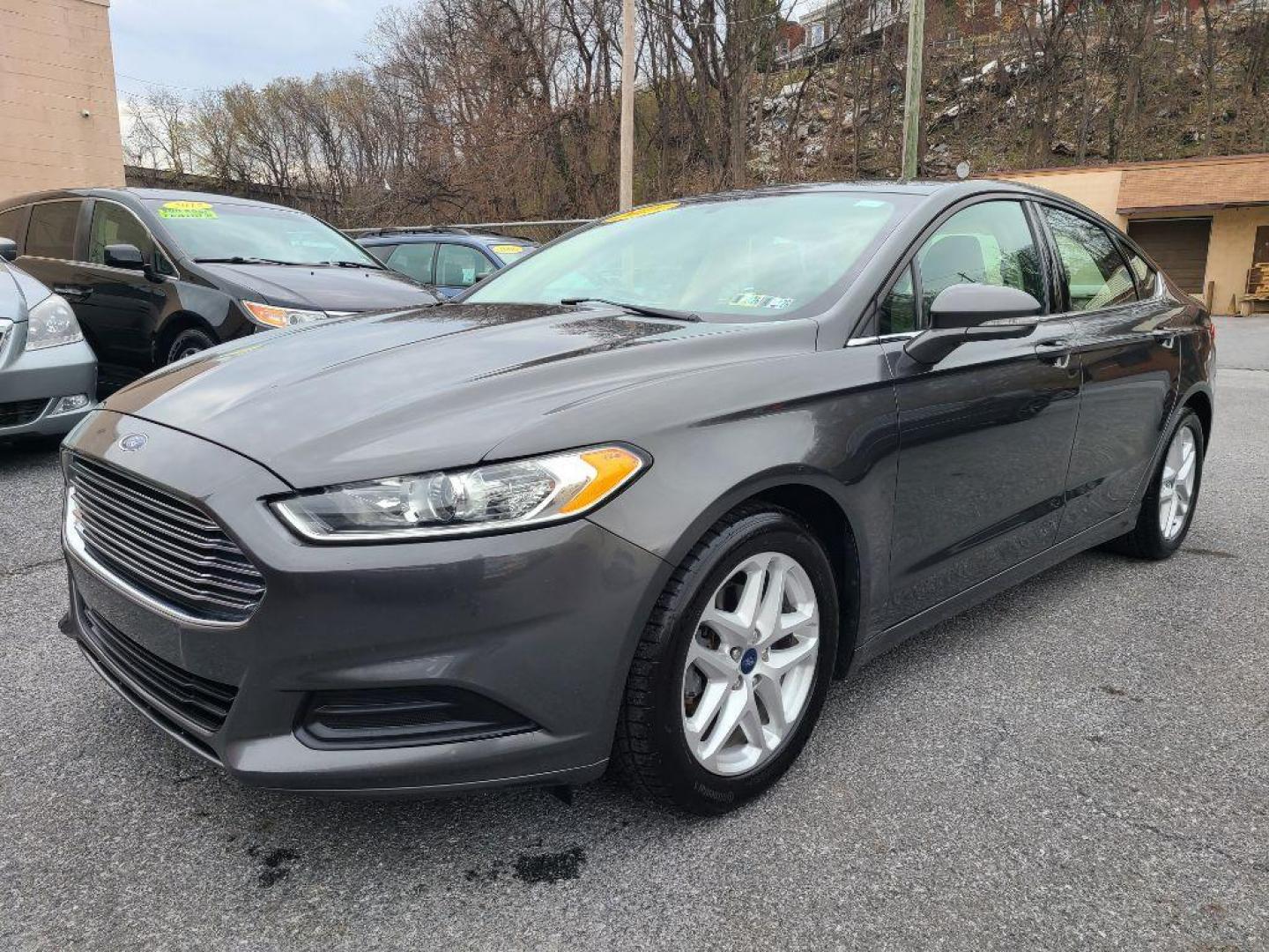 2015 Ford Fusion SE's photo