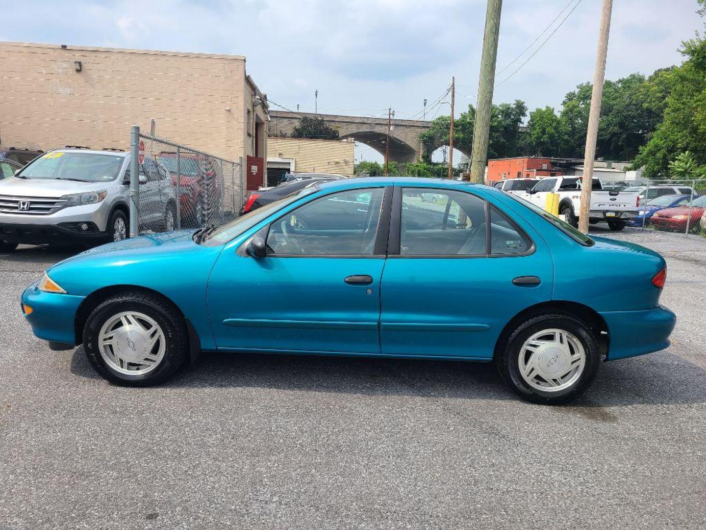 1995 GREEN CHEVROLET CAVALIER LS (1G1JF5244S7) with an 2.2L engine, Automatic transmission, located at 117 North Cameron Street, Harrisburg, PA, 17101, (717) 963-8962, 40.266762, -76.875259 - WE FINANCE!!! Good Credit/ Bad Credit/ No Credit - ALL Trade-Ins Welcomed!!! ***Guaranteed Credit Approval*** APPLY ONLINE or CALL us TODAY ;) Internet Prices and Marketplace Prices are SPECIAL discounted ***CASH DEALS*** Retail Prices are higher. Please call us to discuss your cash and finan - Photo#1
