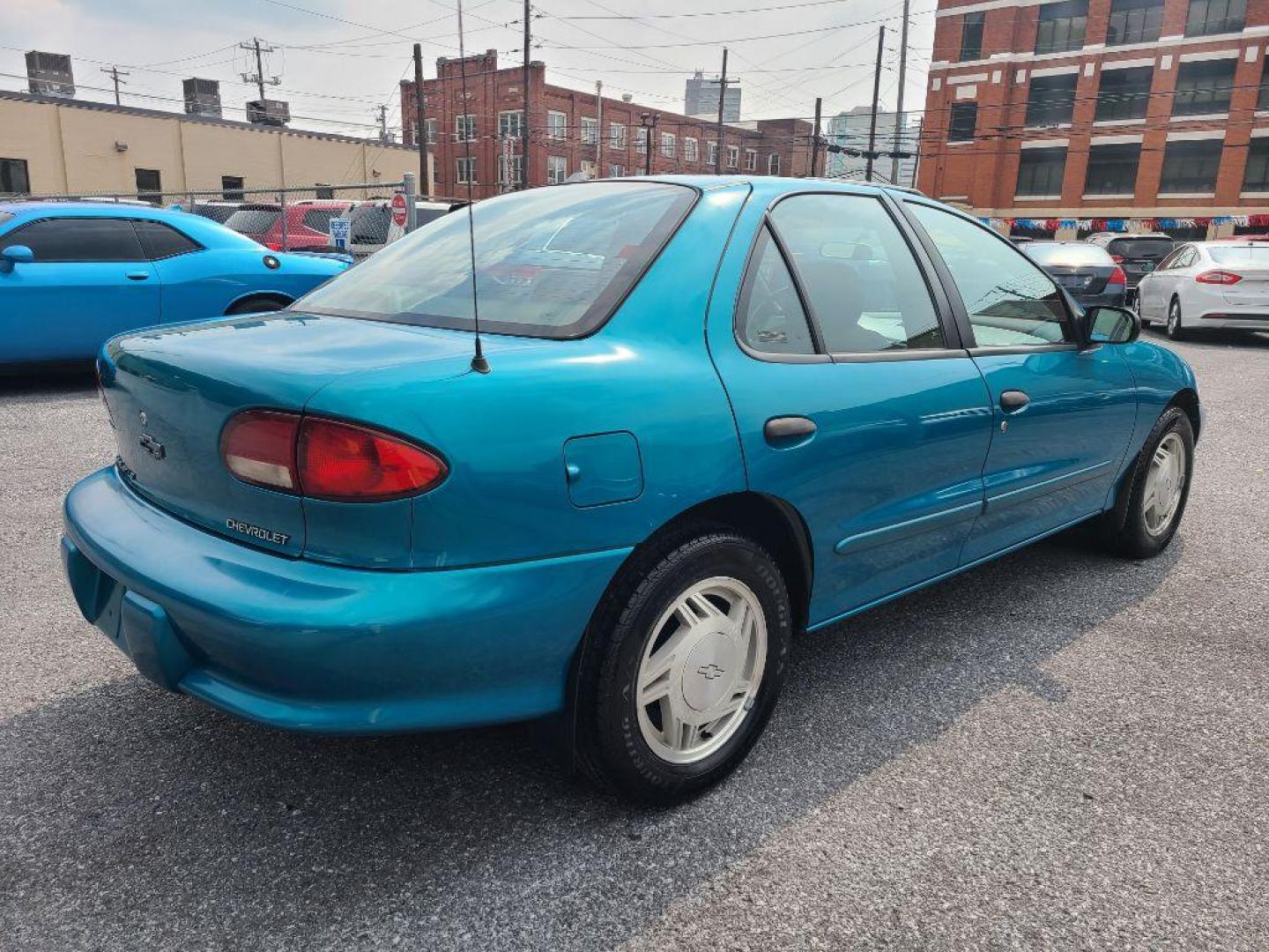 1995 GREEN CHEVROLET CAVALIER LS (1G1JF5244S7) with an 2.2L engine, Automatic transmission, located at 117 North Cameron Street, Harrisburg, PA, 17101, (717) 963-8962, 40.266762, -76.875259 - WE FINANCE!!! Good Credit/ Bad Credit/ No Credit - ALL Trade-Ins Welcomed!!! ***Guaranteed Credit Approval*** APPLY ONLINE or CALL us TODAY ;) Internet Prices and Marketplace Prices are SPECIAL discounted ***CASH DEALS*** Retail Prices are higher. Please call us to discuss your cash and finan - Photo#4