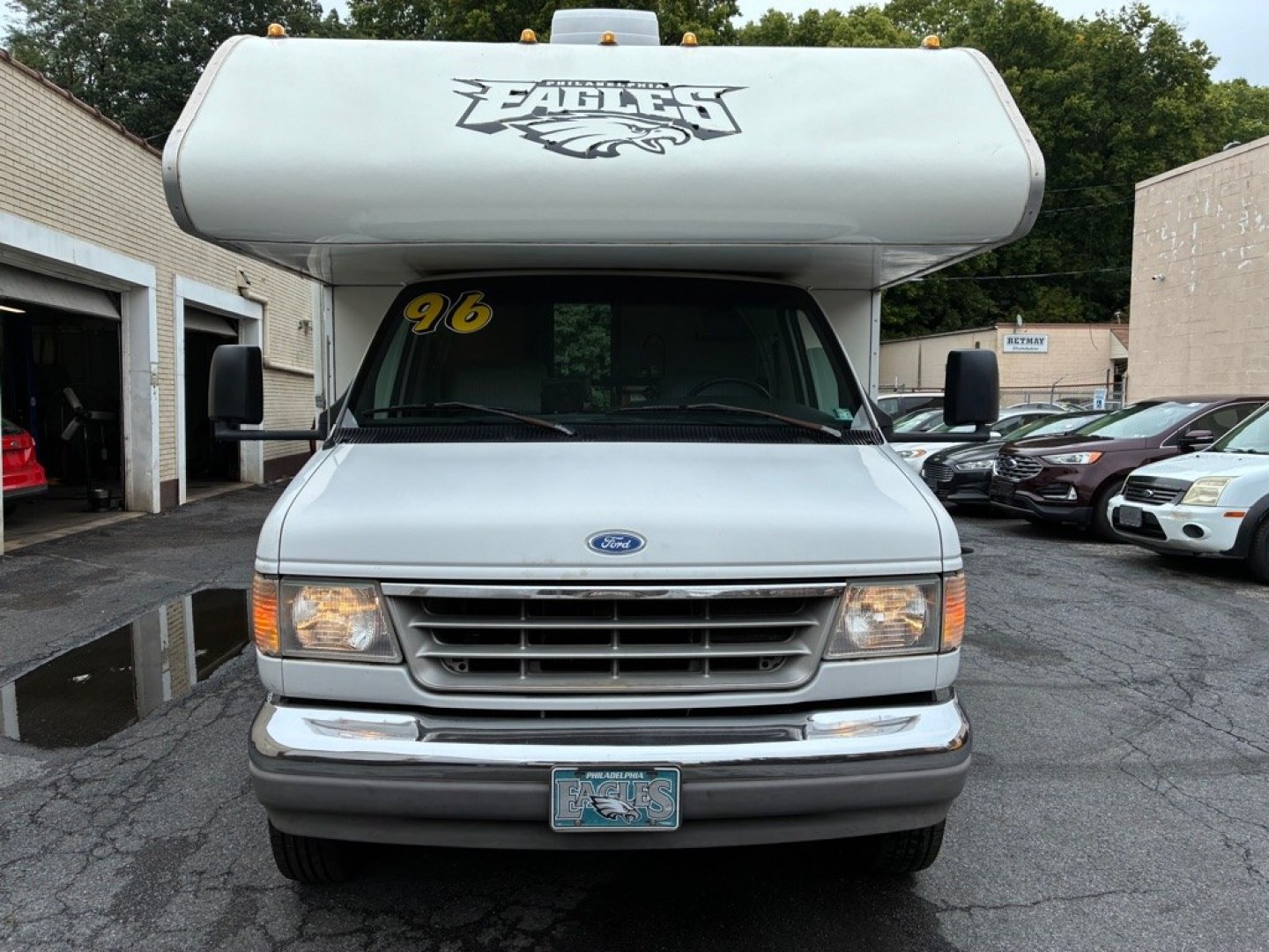 1996 WHITE FORD ECONOLINE E350 CUTAWAY VAN (1FDKE30G4TH) with an 7.5L engine, Automatic transmission, located at 117 North Cameron Street, Harrisburg, PA, 17101, (717) 963-8962, 40.266762, -76.875259 - Cylinders (8) Dually Intermittent Wipers Master Key Motor Fuel Type Gas Power Steering Rear View Mirror Seat Trim Cloth Transmission (Automatic Transmission) Trim Package:138'' WB DRW WE FINANCE!!! MOST vehicles are available for financing. Good Credit/ Challenged Credit/ No Credit - A- Photo#7