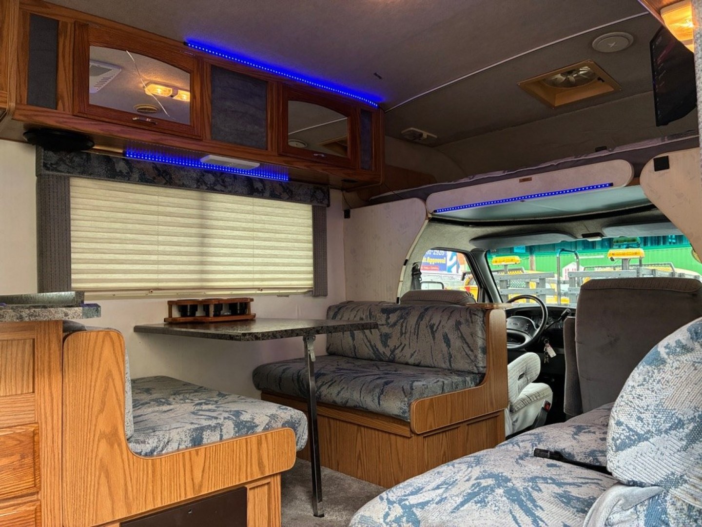1996 WHITE FORD ECONOLINE E350 CUTAWAY VAN (1FDKE30G4TH) with an 7.5L engine, Automatic transmission, located at 117 North Cameron Street, Harrisburg, PA, 17101, (717) 963-8962, 40.266762, -76.875259 - Cylinders (8) Dually Intermittent Wipers Master Key Motor Fuel Type Gas Power Steering Rear View Mirror Seat Trim Cloth Transmission (Automatic Transmission) Trim Package:138'' WB DRW WE FINANCE!!! MOST vehicles are available for financing. Good Credit/ Challenged Credit/ No Credit - A- Photo#9
