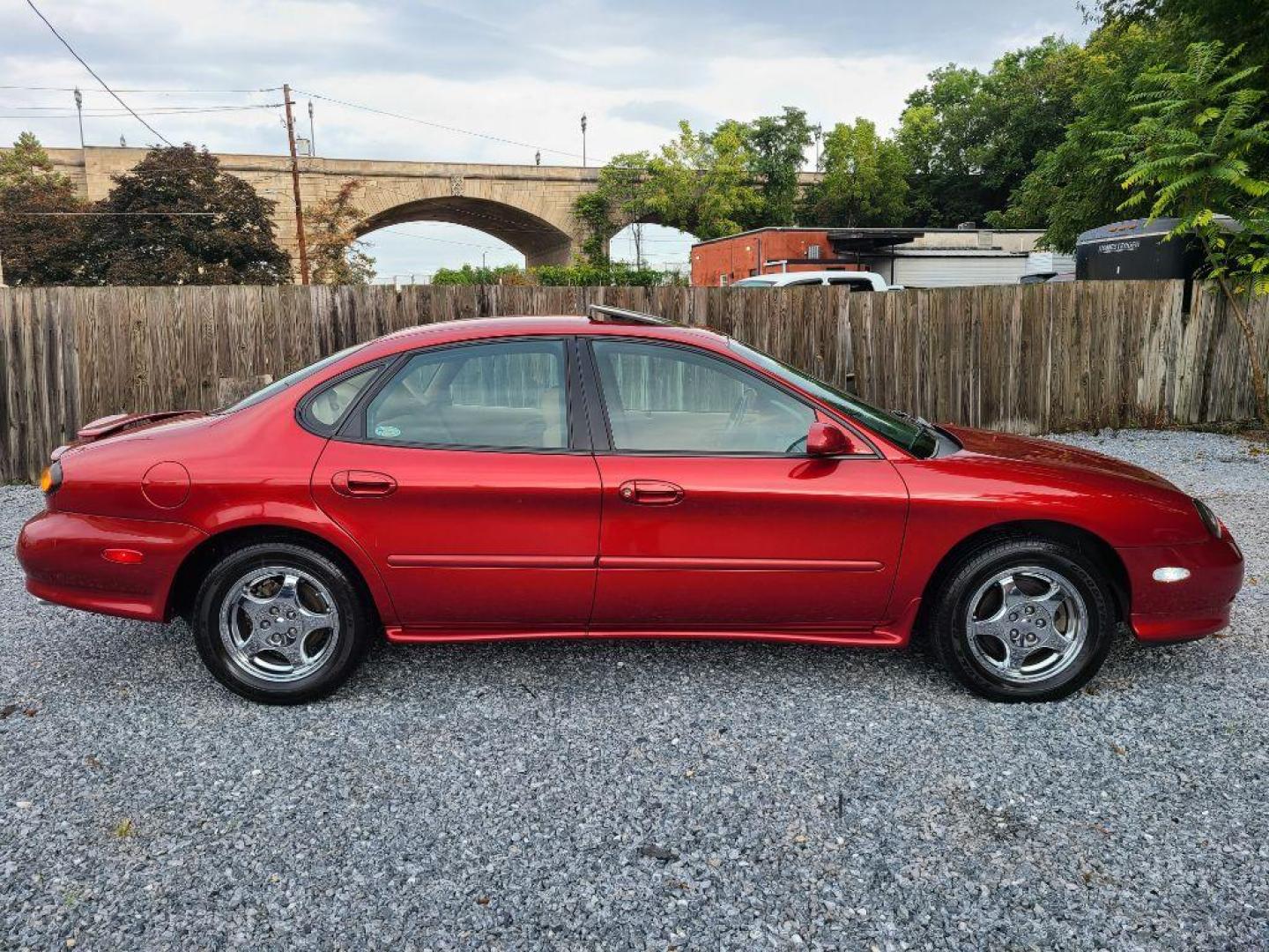 1996 RED FORD TAURUS SHO (1FALP54N4TA) with an 3.4L engine, Automatic transmission, located at 117 North Cameron Street, Harrisburg, PA, 17101, (717) 963-8962, 40.266762, -76.875259 - WE FINANCE!!! Good Credit/ Bad Credit/ No Credit - ALL Trade-Ins Welcomed!!! ***Guaranteed Credit Approval*** APPLY ONLINE or CALL us TODAY ;) Internet Prices and Marketplace Prices are SPECIAL discounted ***CASH DEALS*** Retail Prices are higher. Please call us to discuss your cash and finan - Photo#7
