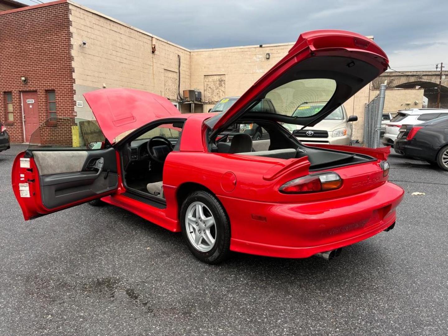 1997 RED CHEVROLET CAMARO BASE (2G1FP22K7V2) with an 3.8L engine, 5-Speed Manual transmission, located at 7981 Paxton Street, Harrisburg, PA, 17111, (717) 561-2926, 40.261490, -76.749229 - WE FINANCE!!! Good Credit/ Challenged Credit/ No Credit - ALL Trade-Ins Welcomed!!! APPLY ONLINE or CALL us TODAY ;) Please call us to discuss your cash and/or financing options. - Photo#17