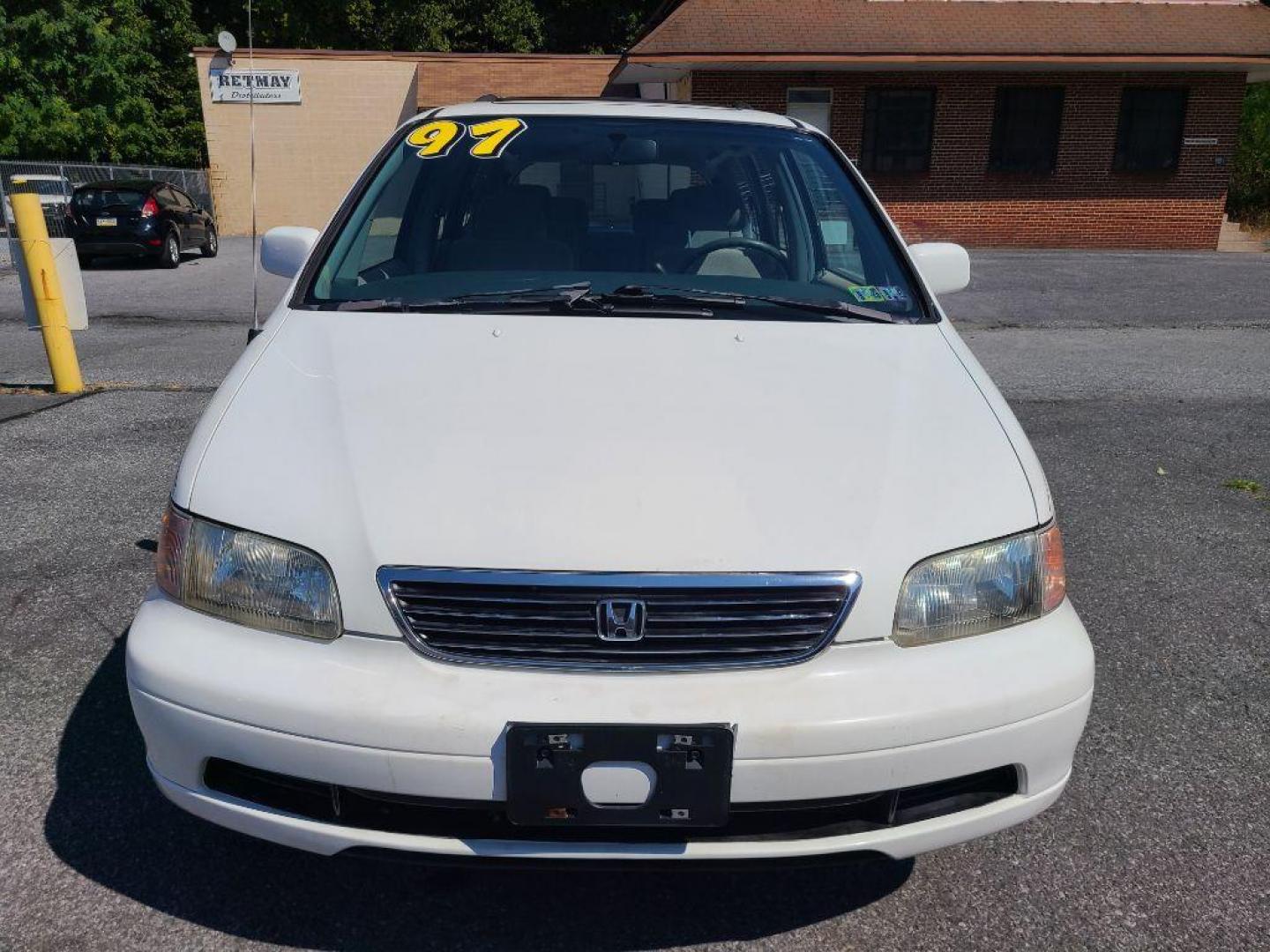 1997 WHITE HONDA ODYSSEY EX (JHMRA1879VC) with an 2.2L engine, Automatic transmission, located at 117 North Cameron Street, Harrisburg, PA, 17101, (717) 963-8962, 40.266762, -76.875259 - WE FINANCE!!! Good Credit/ Bad Credit/ No Credit - ALL Trade-Ins Welcomed!!! ***Guaranteed Credit Approval*** APPLY ONLINE or CALL us TODAY ;) Internet Prices and Marketplace Prices are SPECIAL discounted ***CASH DEALS*** Retail Prices are higher. Please call us to discuss your cash and finan - Photo#7