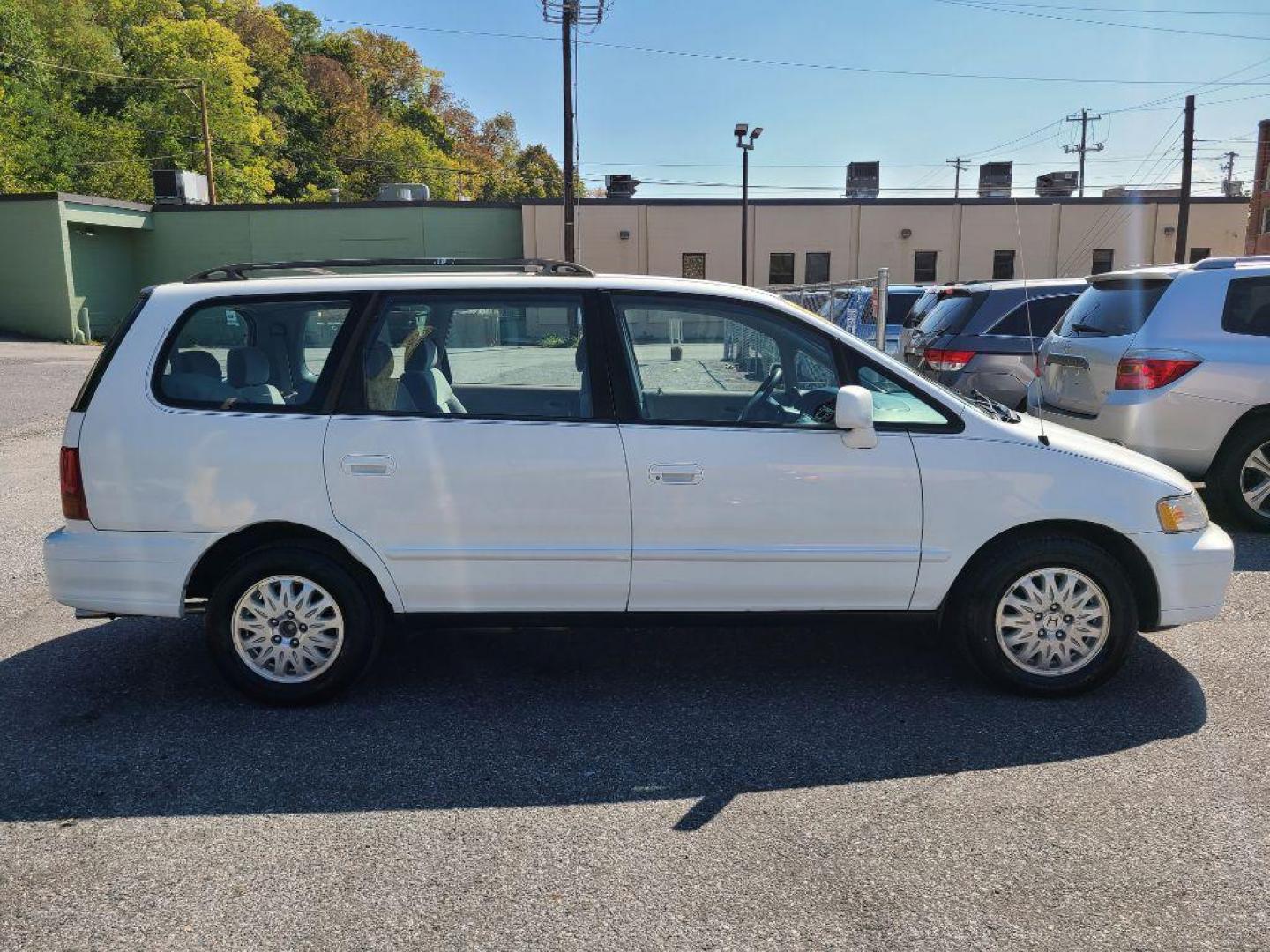 1997 WHITE HONDA ODYSSEY EX (JHMRA1879VC) with an 2.2L engine, Automatic transmission, located at 117 North Cameron Street, Harrisburg, PA, 17101, (717) 963-8962, 40.266762, -76.875259 - WE FINANCE!!! Good Credit/ Bad Credit/ No Credit - ALL Trade-Ins Welcomed!!! ***Guaranteed Credit Approval*** APPLY ONLINE or CALL us TODAY ;) Internet Prices and Marketplace Prices are SPECIAL discounted ***CASH DEALS*** Retail Prices are higher. Please call us to discuss your cash and finan - Photo#5