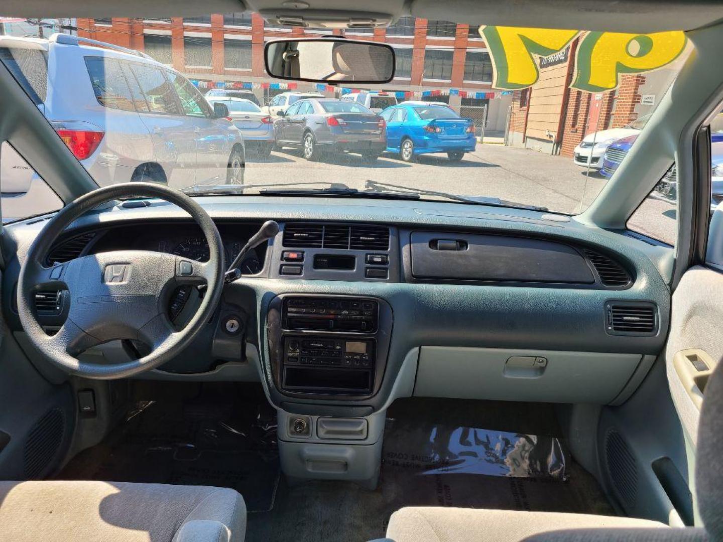 1997 WHITE HONDA ODYSSEY EX (JHMRA1879VC) with an 2.2L engine, Automatic transmission, located at 117 North Cameron Street, Harrisburg, PA, 17101, (717) 963-8962, 40.266762, -76.875259 - WE FINANCE!!! Good Credit/ Bad Credit/ No Credit - ALL Trade-Ins Welcomed!!! ***Guaranteed Credit Approval*** APPLY ONLINE or CALL us TODAY ;) Internet Prices and Marketplace Prices are SPECIAL discounted ***CASH DEALS*** Retail Prices are higher. Please call us to discuss your cash and finan - Photo#10