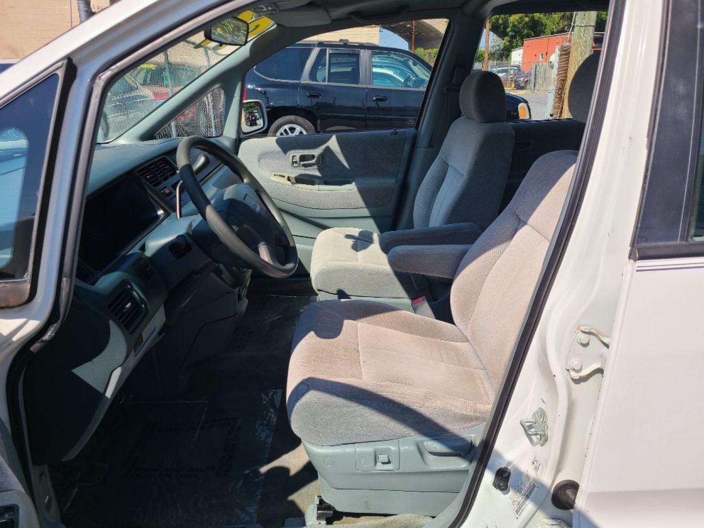 1997 WHITE HONDA ODYSSEY EX (JHMRA1879VC) with an 2.2L engine, Automatic transmission, located at 117 North Cameron Street, Harrisburg, PA, 17101, (717) 963-8962, 40.266762, -76.875259 - WE FINANCE!!! Good Credit/ Bad Credit/ No Credit - ALL Trade-Ins Welcomed!!! ***Guaranteed Credit Approval*** APPLY ONLINE or CALL us TODAY ;) Internet Prices and Marketplace Prices are SPECIAL discounted ***CASH DEALS*** Retail Prices are higher. Please call us to discuss your cash and finan - Photo#14