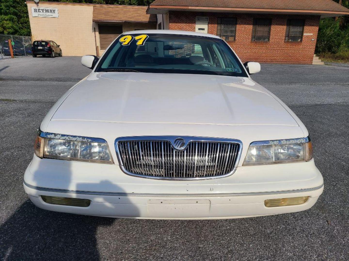 1997 WHITE MERCURY GRAND MARQUIS GS (2MELM74W3VX) with an 4.6L engine, Automatic transmission, located at 117 North Cameron Street, Harrisburg, PA, 17101, (717) 963-8962, 40.266762, -76.875259 - WE FINANCE!!! Good Credit/ Bad Credit/ No Credit - ALL Trade-Ins Welcomed!!! ***Guaranteed Credit Approval*** APPLY ONLINE or CALL us TODAY ;) Please call us to discuss your cash and financing options. - Photo#7