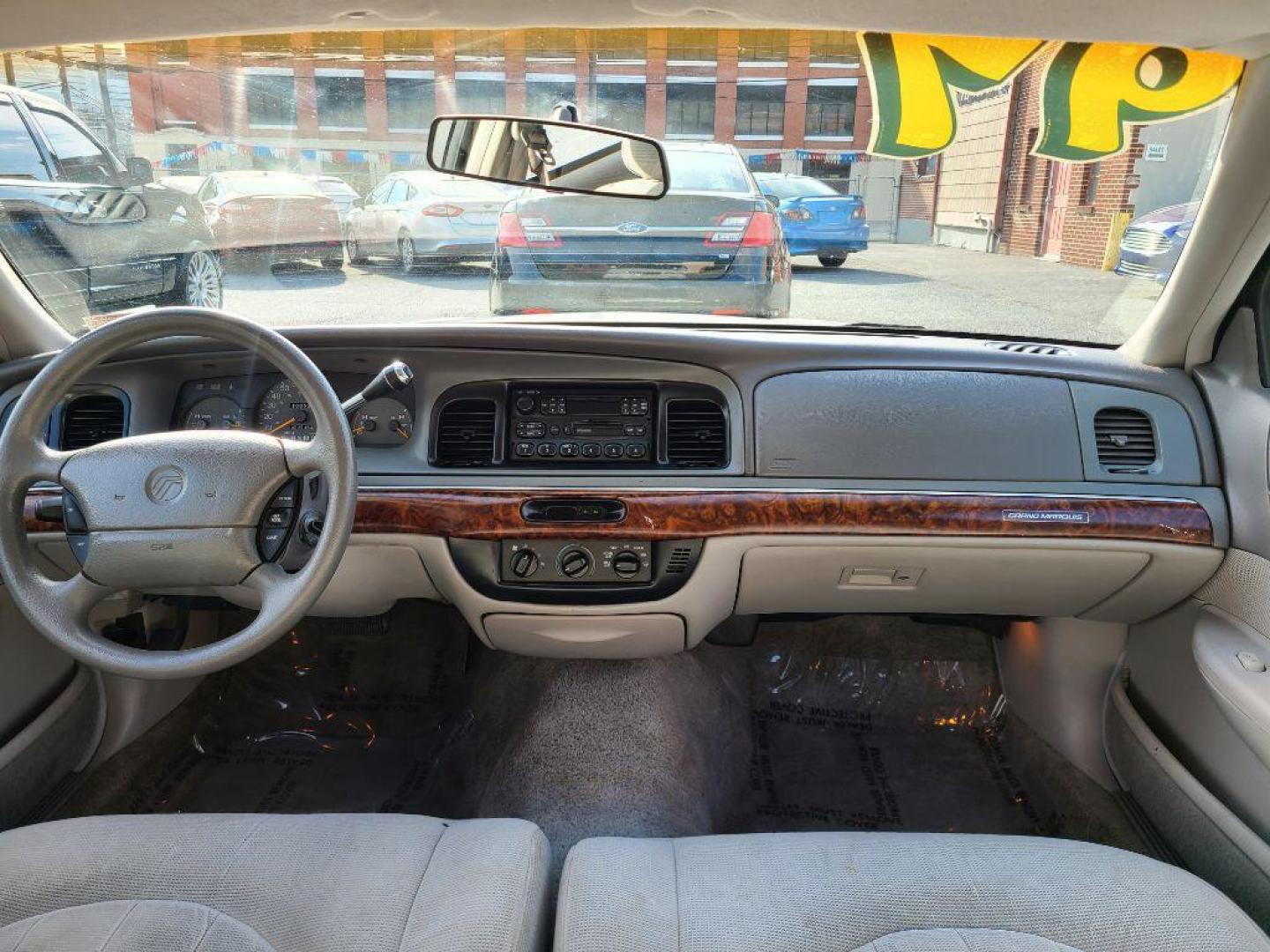 1997 WHITE MERCURY GRAND MARQUIS GS (2MELM74W3VX) with an 4.6L engine, Automatic transmission, located at 117 North Cameron Street, Harrisburg, PA, 17101, (717) 963-8962, 40.266762, -76.875259 - WE FINANCE!!! Good Credit/ Bad Credit/ No Credit - ALL Trade-Ins Welcomed!!! ***Guaranteed Credit Approval*** APPLY ONLINE or CALL us TODAY ;) Please call us to discuss your cash and financing options. - Photo#9