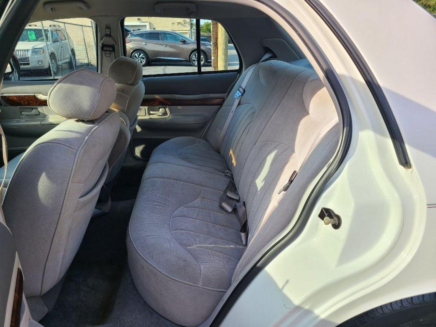 1997 WHITE MERCURY GRAND MARQUIS GS (2MELM74W3VX) with an 4.6L engine, Automatic transmission, located at 117 North Cameron Street, Harrisburg, PA, 17101, (717) 963-8962, 40.266762, -76.875259 - WE FINANCE!!! Good Credit/ Bad Credit/ No Credit - ALL Trade-Ins Welcomed!!! ***Guaranteed Credit Approval*** APPLY ONLINE or CALL us TODAY ;) Please call us to discuss your cash and financing options. - Photo#11