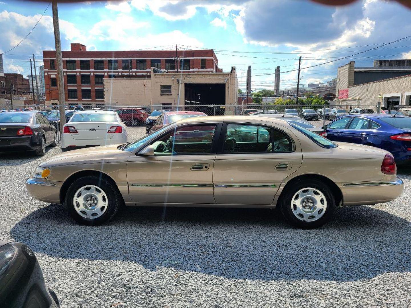 1998 BEIGE LINCOLN CONTINENTAL SEDAN (1LNFM97V7WY) with an 4.6L engine, Automatic transmission, located at 117 North Cameron Street, Harrisburg, PA, 17101, (717) 963-8962, 40.266762, -76.875259 - WE FINANCE!!! Good Credit/ Bad Credit/ No Credit - ALL Trade-Ins Welcomed!!! ***Guaranteed Credit Approval*** APPLY ONLINE or CALL us TODAY ;) Internet Prices and Marketplace Prices are SPECIAL discounted ***CASH DEALS*** Retail Prices are higher. Please call us to discuss your cash and finan - Photo#1