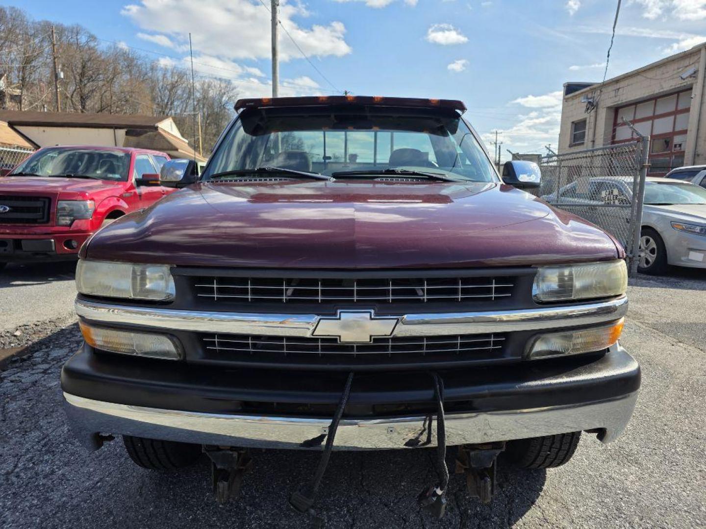 1999 MAROON CHEVROLET SILVERADO K1500 LS (1GCEK14T9XZ) with an 5.3L engine, Automatic transmission, located at 117 North Cameron Street, Harrisburg, PA, 17101, (717) 963-8962, 40.266762, -76.875259 - WE FINANCE!!! Good Credit/ Bad Credit/ No Credit - ALL Trade-Ins Welcomed!!! ***Guaranteed Credit Approval*** APPLY ONLINE or CALL us TODAY ;) Internet Prices and Marketplace Prices are SPECIAL discounted ***CASH DEALS*** Retail Prices are higher. Please call us to discuss your cash and finan - Photo#2