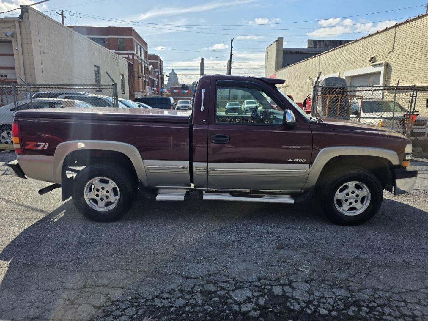 1999 MAROON CHEVROLET SILVERADO K1500 LS (1GCEK14T9XZ) with an 5.3L engine, Automatic transmission, located at 117 North Cameron Street, Harrisburg, PA, 17101, (717) 963-8962, 40.266762, -76.875259 - WE FINANCE!!! Good Credit/ Bad Credit/ No Credit - ALL Trade-Ins Welcomed!!! ***Guaranteed Credit Approval*** APPLY ONLINE or CALL us TODAY ;) Internet Prices and Marketplace Prices are SPECIAL discounted ***CASH DEALS*** Retail Prices are higher. Please call us to discuss your cash and finan - Photo#4