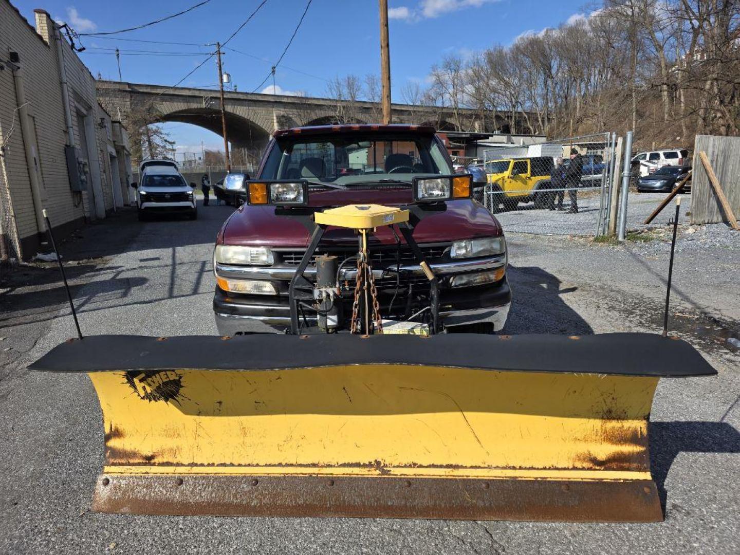 1999 MAROON CHEVROLET SILVERADO K1500 LS (1GCEK14T9XZ) with an 5.3L engine, Automatic transmission, located at 117 North Cameron Street, Harrisburg, PA, 17101, (717) 963-8962, 40.266762, -76.875259 - WE FINANCE!!! Good Credit/ Bad Credit/ No Credit - ALL Trade-Ins Welcomed!!! ***Guaranteed Credit Approval*** APPLY ONLINE or CALL us TODAY ;) Internet Prices and Marketplace Prices are SPECIAL discounted ***CASH DEALS*** Retail Prices are higher. Please call us to discuss your cash and finan - Photo#7