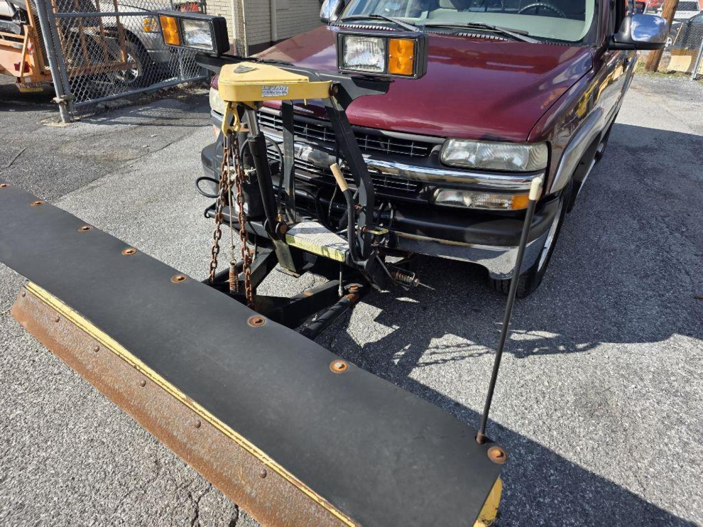 1999 MAROON CHEVROLET SILVERADO K1500 LS (1GCEK14T9XZ) with an 5.3L engine, Automatic transmission, located at 117 North Cameron Street, Harrisburg, PA, 17101, (717) 963-8962, 40.266762, -76.875259 - WE FINANCE!!! Good Credit/ Bad Credit/ No Credit - ALL Trade-Ins Welcomed!!! ***Guaranteed Credit Approval*** APPLY ONLINE or CALL us TODAY ;) Internet Prices and Marketplace Prices are SPECIAL discounted ***CASH DEALS*** Retail Prices are higher. Please call us to discuss your cash and finan - Photo#9
