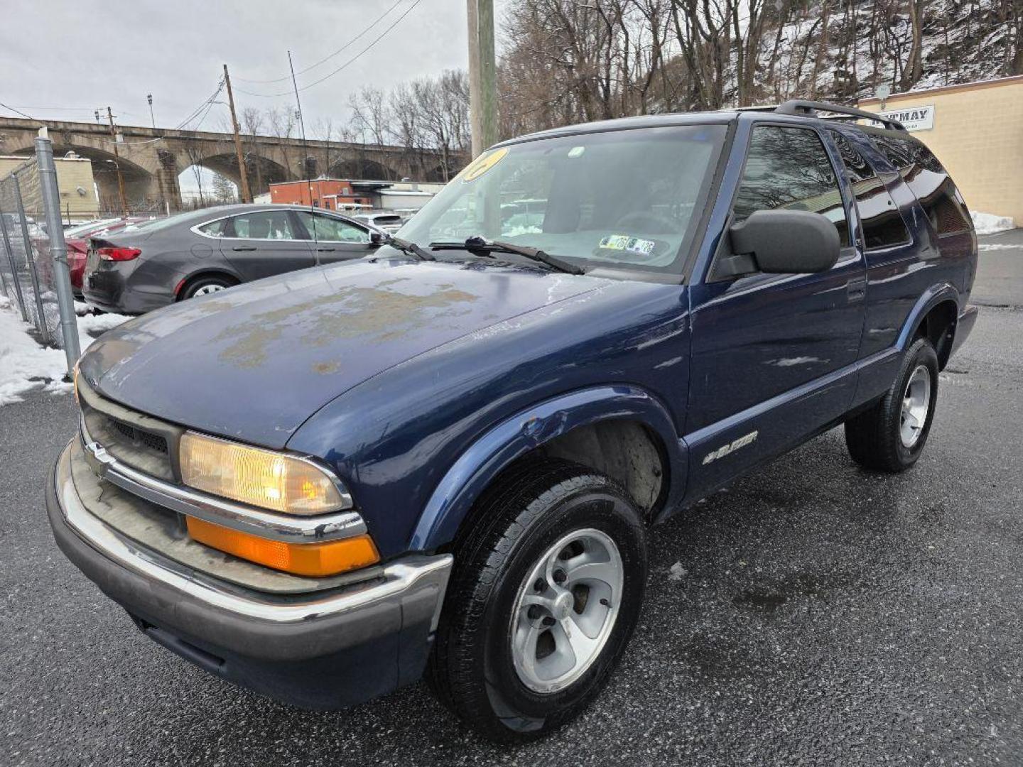 2000 BLUE CHEVROLET BLAZER LS (1GNCS18W7YK) with an 4.3L engine, Automatic transmission, located at 117 North Cameron Street, Harrisburg, PA, 17101, (717) 963-8962, 40.266762, -76.875259 - WE FINANCE!!! Good Credit/ Challenged Credit/ No Credit - ALL Trade-Ins Welcomed!!! APPLY ONLINE or CALL us TODAY ;) Please call us to discuss your cash and/or financing options. - Photo#0