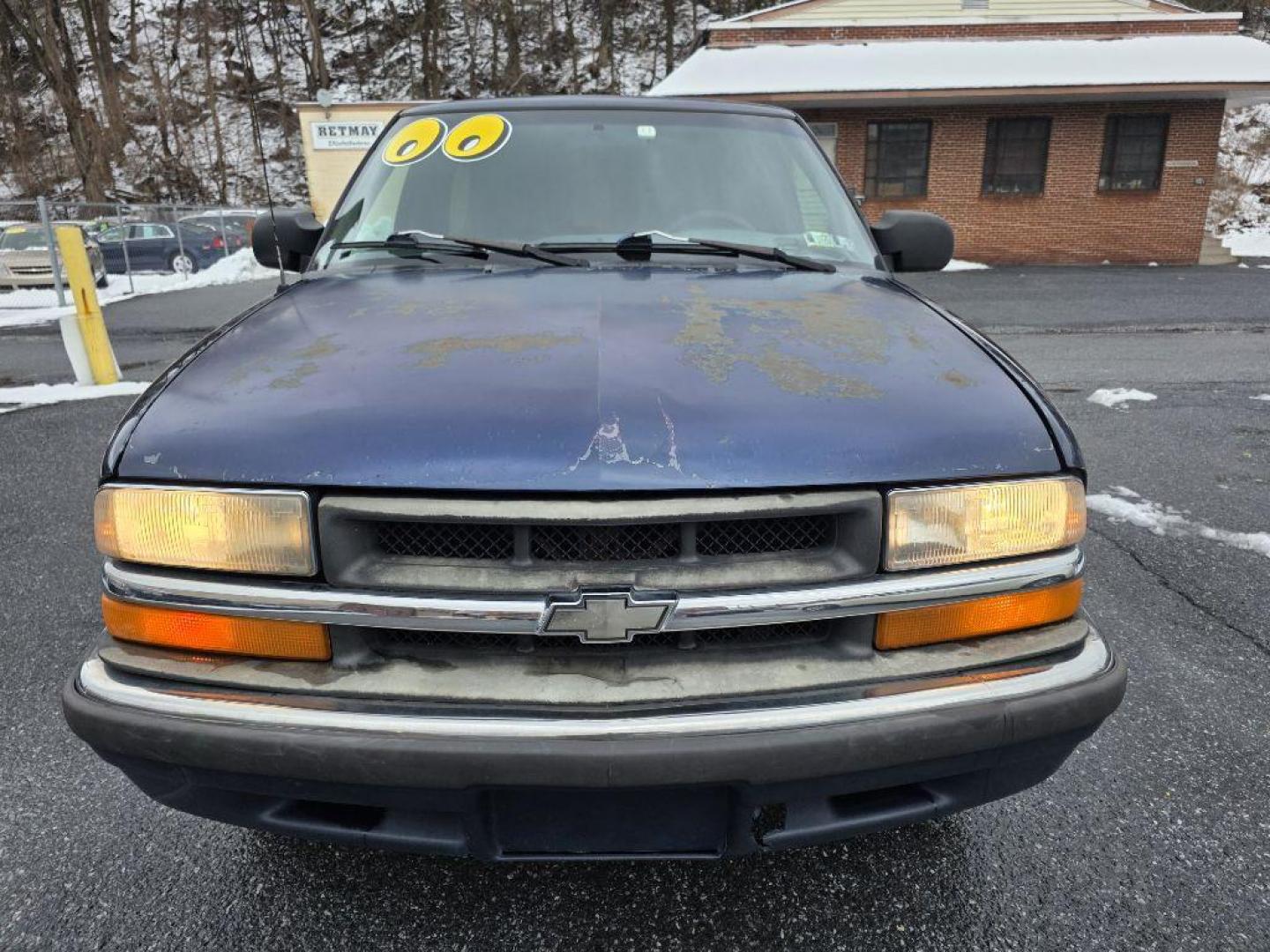 2000 BLUE CHEVROLET BLAZER LS (1GNCS18W7YK) with an 4.3L engine, Automatic transmission, located at 117 North Cameron Street, Harrisburg, PA, 17101, (717) 963-8962, 40.266762, -76.875259 - WE FINANCE!!! Good Credit/ Challenged Credit/ No Credit - ALL Trade-Ins Welcomed!!! APPLY ONLINE or CALL us TODAY ;) Please call us to discuss your cash and/or financing options. - Photo#7