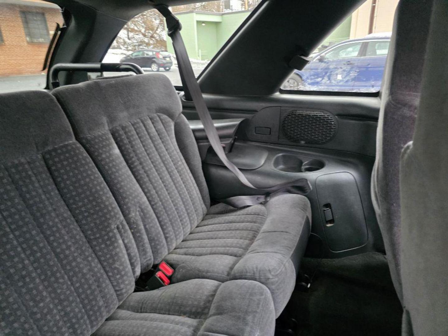 2000 BLUE CHEVROLET BLAZER LS (1GNCS18W7YK) with an 4.3L engine, Automatic transmission, located at 117 North Cameron Street, Harrisburg, PA, 17101, (717) 963-8962, 40.266762, -76.875259 - WE FINANCE!!! Good Credit/ Challenged Credit/ No Credit - ALL Trade-Ins Welcomed!!! APPLY ONLINE or CALL us TODAY ;) Please call us to discuss your cash and/or financing options. - Photo#9