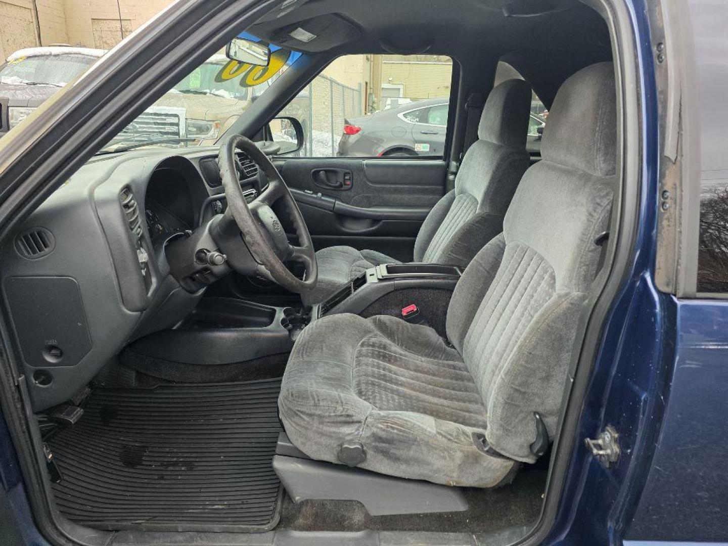 2000 BLUE CHEVROLET BLAZER LS (1GNCS18W7YK) with an 4.3L engine, Automatic transmission, located at 117 North Cameron Street, Harrisburg, PA, 17101, (717) 963-8962, 40.266762, -76.875259 - WE FINANCE!!! Good Credit/ Challenged Credit/ No Credit - ALL Trade-Ins Welcomed!!! APPLY ONLINE or CALL us TODAY ;) Please call us to discuss your cash and/or financing options. - Photo#12