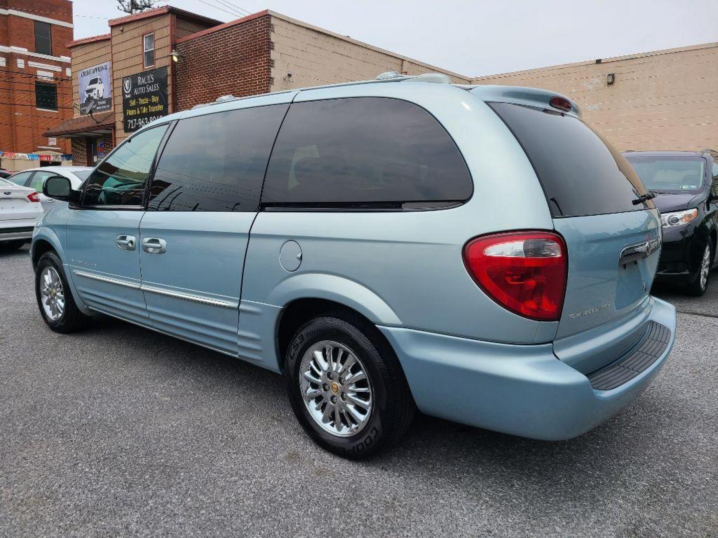2001 BLUE CHRYSLER TOWN and COUNTRY LIMITED (2C8GP64LX1R) with an 3.8L engine, Automatic transmission, located at 117 North Cameron Street, Harrisburg, PA, 17101, (717) 963-8962, 40.266762, -76.875259 - WE FINANCE!!! Good Credit/ Bad Credit/ No Credit - ALL Trade-Ins Welcomed!!! ***Guaranteed Credit Approval*** APPLY ONLINE or CALL us TODAY ;) Internet Prices and Marketplace Prices are SPECIAL discounted ***CASH DEALS*** Retail Prices are higher. Please call us to discuss your cash and finan - Photo#2