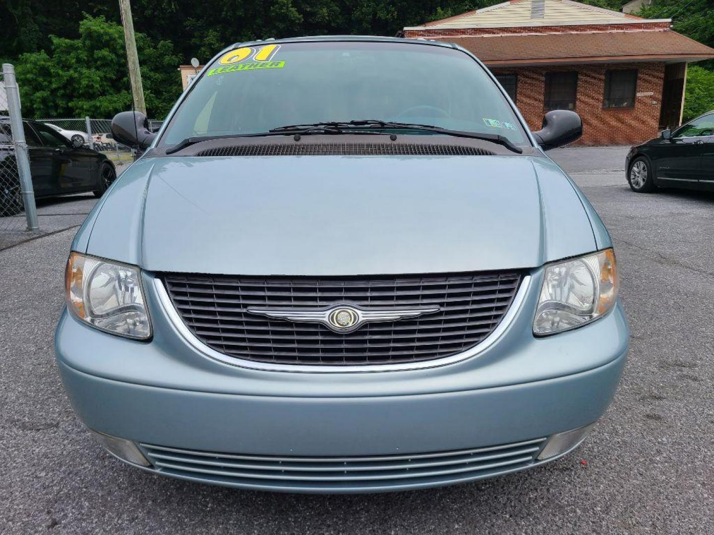2001 BLUE CHRYSLER TOWN and COUNTRY LIMITED (2C8GP64LX1R) with an 3.8L engine, Automatic transmission, located at 117 North Cameron Street, Harrisburg, PA, 17101, (717) 963-8962, 40.266762, -76.875259 - WE FINANCE!!! Good Credit/ Bad Credit/ No Credit - ALL Trade-Ins Welcomed!!! ***Guaranteed Credit Approval*** APPLY ONLINE or CALL us TODAY ;) Internet Prices and Marketplace Prices are SPECIAL discounted ***CASH DEALS*** Retail Prices are higher. Please call us to discuss your cash and finan - Photo#7