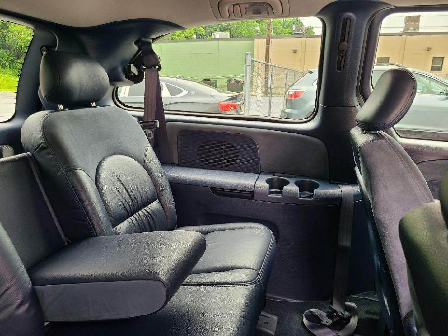 2001 BLUE CHRYSLER TOWN and COUNTRY LIMITED (2C8GP64LX1R) with an 3.8L engine, Automatic transmission, located at 117 North Cameron Street, Harrisburg, PA, 17101, (717) 963-8962, 40.266762, -76.875259 - WE FINANCE!!! Good Credit/ Bad Credit/ No Credit - ALL Trade-Ins Welcomed!!! ***Guaranteed Credit Approval*** APPLY ONLINE or CALL us TODAY ;) Internet Prices and Marketplace Prices are SPECIAL discounted ***CASH DEALS*** Retail Prices are higher. Please call us to discuss your cash and finan - Photo#9