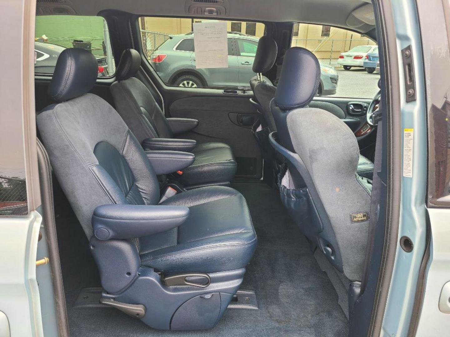 2001 BLUE CHRYSLER TOWN and COUNTRY LIMITED (2C8GP64LX1R) with an 3.8L engine, Automatic transmission, located at 117 North Cameron Street, Harrisburg, PA, 17101, (717) 963-8962, 40.266762, -76.875259 - WE FINANCE!!! Good Credit/ Bad Credit/ No Credit - ALL Trade-Ins Welcomed!!! ***Guaranteed Credit Approval*** APPLY ONLINE or CALL us TODAY ;) Internet Prices and Marketplace Prices are SPECIAL discounted ***CASH DEALS*** Retail Prices are higher. Please call us to discuss your cash and finan - Photo#10