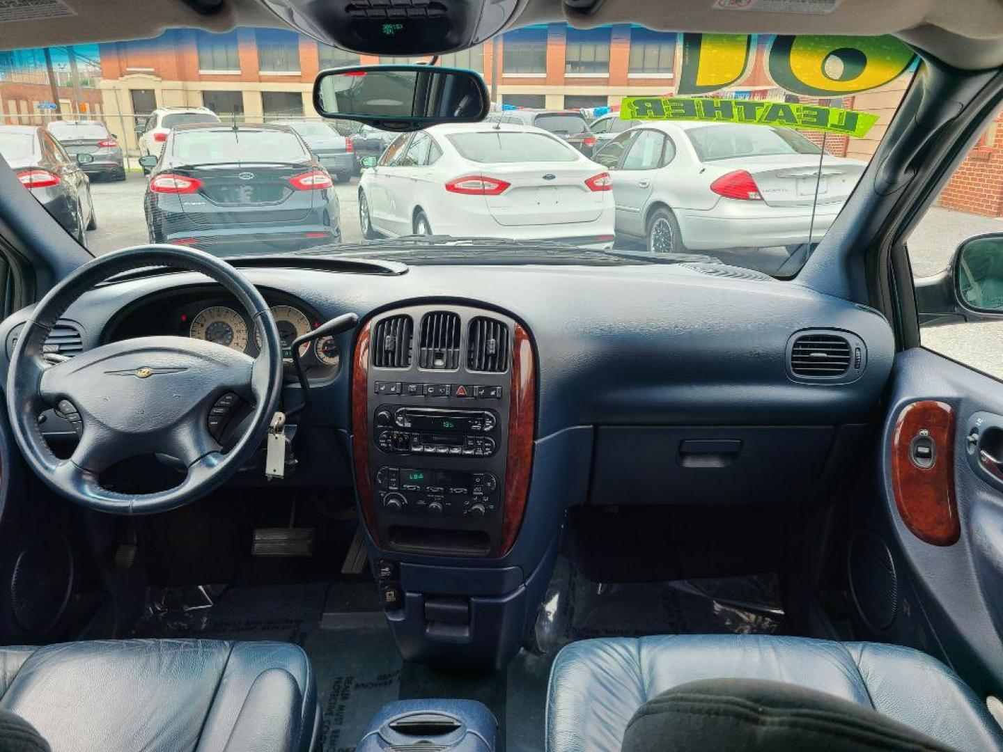 2001 BLUE CHRYSLER TOWN and COUNTRY LIMITED (2C8GP64LX1R) with an 3.8L engine, Automatic transmission, located at 117 North Cameron Street, Harrisburg, PA, 17101, (717) 963-8962, 40.266762, -76.875259 - WE FINANCE!!! Good Credit/ Bad Credit/ No Credit - ALL Trade-Ins Welcomed!!! ***Guaranteed Credit Approval*** APPLY ONLINE or CALL us TODAY ;) Internet Prices and Marketplace Prices are SPECIAL discounted ***CASH DEALS*** Retail Prices are higher. Please call us to discuss your cash and finan - Photo#11