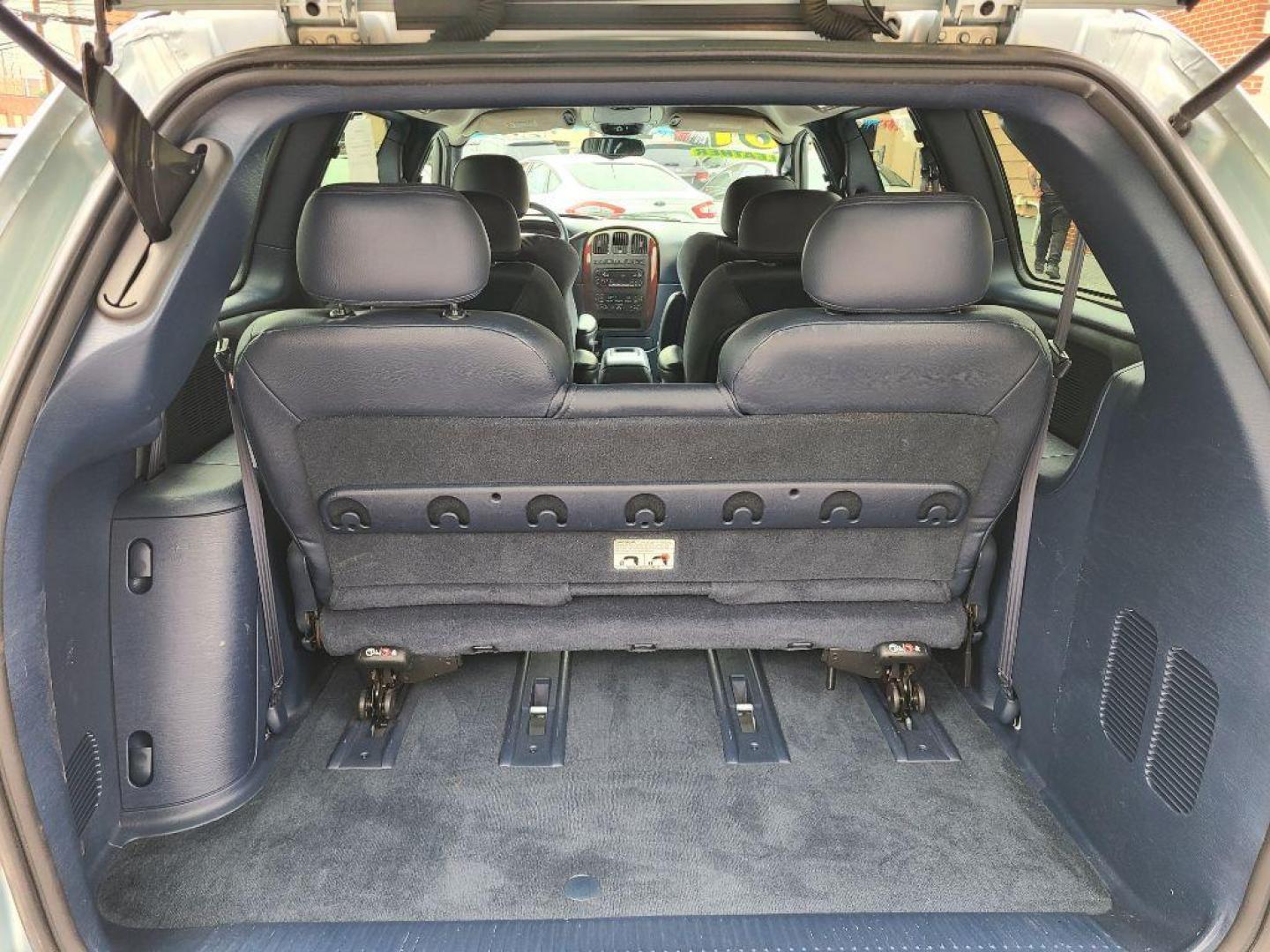 2001 BLUE CHRYSLER TOWN and COUNTRY LIMITED (2C8GP64LX1R) with an 3.8L engine, Automatic transmission, located at 117 North Cameron Street, Harrisburg, PA, 17101, (717) 963-8962, 40.266762, -76.875259 - WE FINANCE!!! Good Credit/ Bad Credit/ No Credit - ALL Trade-Ins Welcomed!!! ***Guaranteed Credit Approval*** APPLY ONLINE or CALL us TODAY ;) Internet Prices and Marketplace Prices are SPECIAL discounted ***CASH DEALS*** Retail Prices are higher. Please call us to discuss your cash and finan - Photo#12