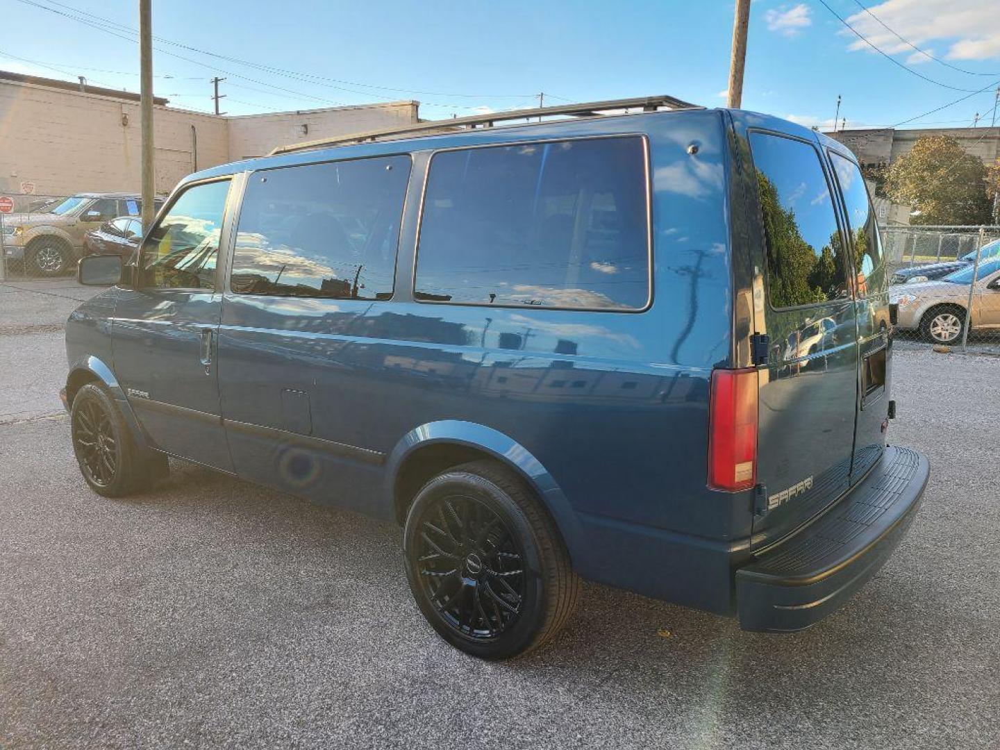 2001 BLUE GMC SAFARI XT (1GKDM19W11B) with an 4.3L engine, Automatic transmission, located at 117 North Cameron Street, Harrisburg, PA, 17101, (717) 963-8962, 40.266762, -76.875259 - WE FINANCE!!! Good Credit/ Bad Credit/ No Credit - ALL Trade-Ins Welcomed!!! ***Guaranteed Credit Approval*** APPLY ONLINE or CALL us TODAY ;) Please call us to discuss your cash and financing options. - Photo#2