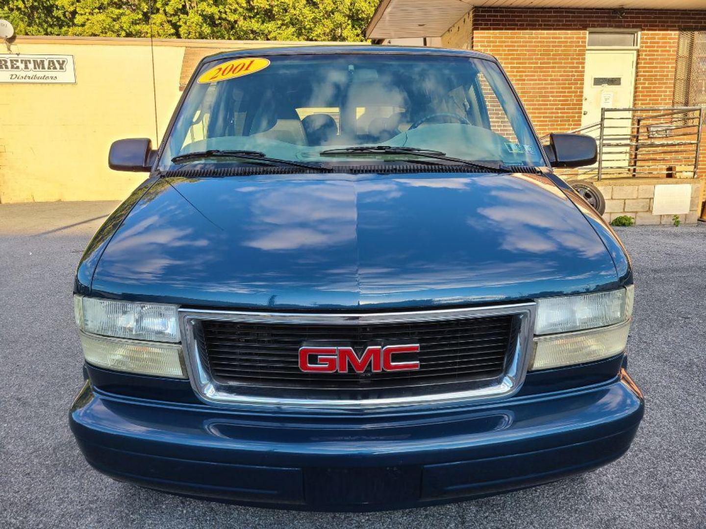 2001 BLUE GMC SAFARI XT (1GKDM19W11B) with an 4.3L engine, Automatic transmission, located at 117 North Cameron Street, Harrisburg, PA, 17101, (717) 963-8962, 40.266762, -76.875259 - WE FINANCE!!! Good Credit/ Bad Credit/ No Credit - ALL Trade-Ins Welcomed!!! ***Guaranteed Credit Approval*** APPLY ONLINE or CALL us TODAY ;) Please call us to discuss your cash and financing options. - Photo#8