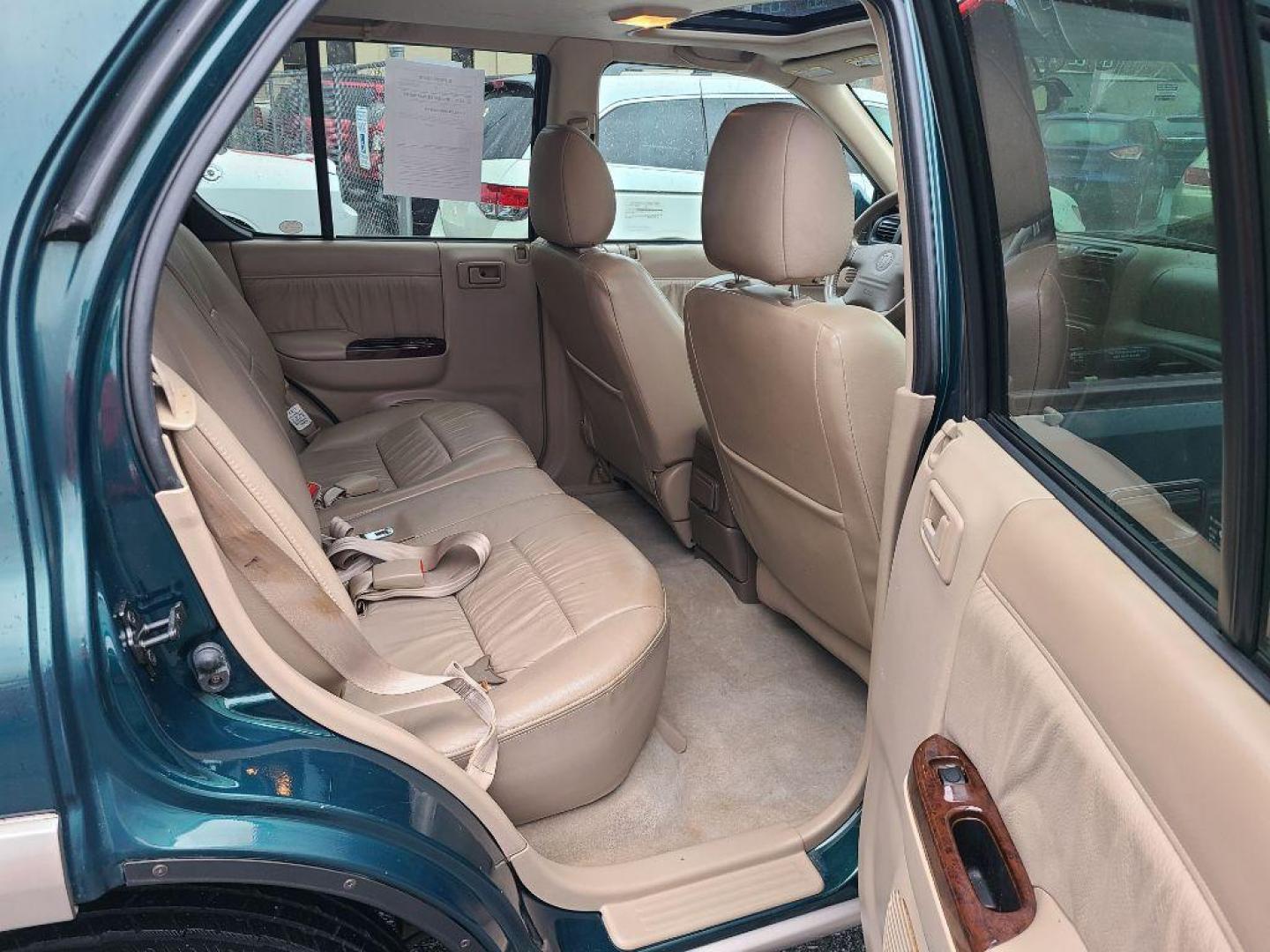 2001 GREEN HONDA PASSPORT EX (4S6DM58W914) with an 3.2L engine, Automatic transmission, located at 117 North Cameron Street, Harrisburg, PA, 17101, (717) 963-8962, 40.266762, -76.875259 - WE FINANCE!!! Good Credit/ Bad Credit/ No Credit - ALL Trade-Ins Welcomed!!! ***Guaranteed Credit Approval*** APPLY ONLINE or CALL us TODAY ;) Internet Prices and Marketplace Prices are SPECIAL discounted ***CASH DEALS*** Retail Prices are higher. Please call us to discuss your cash and finan - Photo#9