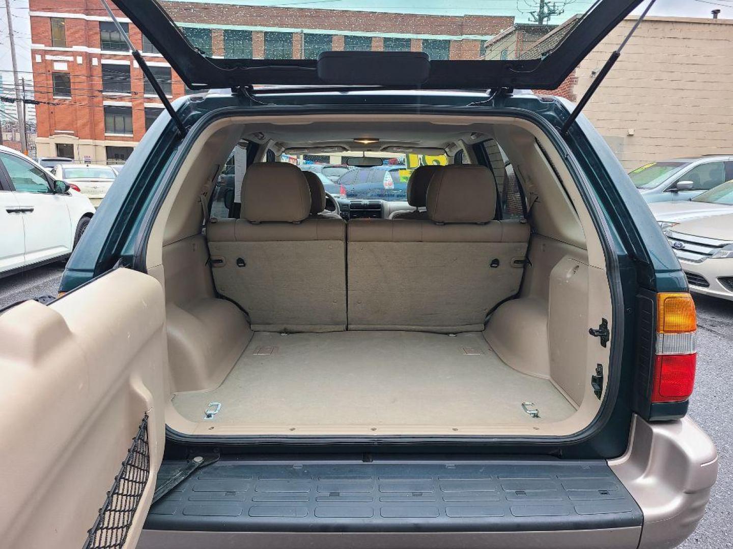 2001 GREEN HONDA PASSPORT EX (4S6DM58W914) with an 3.2L engine, Automatic transmission, located at 117 North Cameron Street, Harrisburg, PA, 17101, (717) 963-8962, 40.266762, -76.875259 - WE FINANCE!!! Good Credit/ Bad Credit/ No Credit - ALL Trade-Ins Welcomed!!! ***Guaranteed Credit Approval*** APPLY ONLINE or CALL us TODAY ;) Internet Prices and Marketplace Prices are SPECIAL discounted ***CASH DEALS*** Retail Prices are higher. Please call us to discuss your cash and finan - Photo#11
