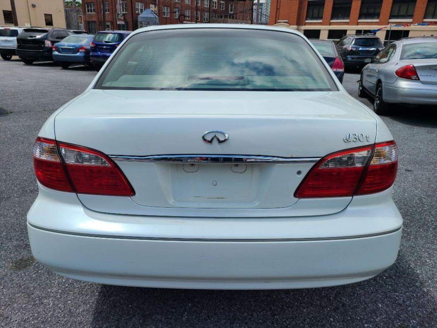 2001 WHITE INFINITI I30 SEDAN (JNKCA31AX1T) with an 3.0L engine, Automatic transmission, located at 117 North Cameron Street, Harrisburg, PA, 17101, (717) 963-8962, 40.266762, -76.875259 - WE FINANCE!!! Good Credit/ Bad Credit/ No Credit - ALL Trade-Ins Welcomed!!! ***Guaranteed Credit Approval*** APPLY ONLINE or CALL us TODAY ;) Internet Prices and Marketplace Prices are SPECIAL discounted ***CASH DEALS*** Retail Prices are higher. Please call us to discuss your cash and finan - Photo#3