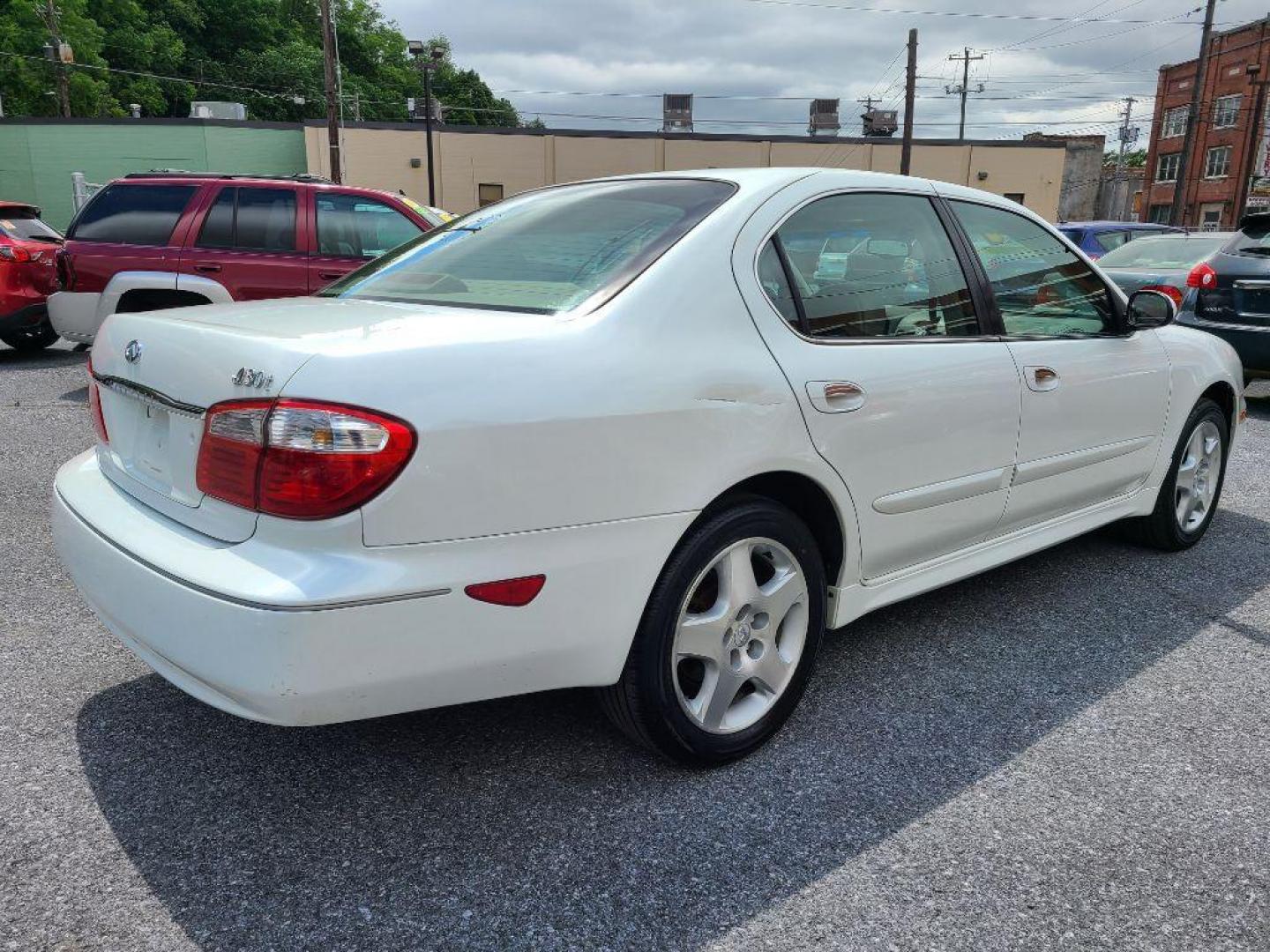 2001 WHITE INFINITI I30 SEDAN (JNKCA31AX1T) with an 3.0L engine, Automatic transmission, located at 117 North Cameron Street, Harrisburg, PA, 17101, (717) 963-8962, 40.266762, -76.875259 - WE FINANCE!!! Good Credit/ Bad Credit/ No Credit - ALL Trade-Ins Welcomed!!! ***Guaranteed Credit Approval*** APPLY ONLINE or CALL us TODAY ;) Internet Prices and Marketplace Prices are SPECIAL discounted ***CASH DEALS*** Retail Prices are higher. Please call us to discuss your cash and finan - Photo#4