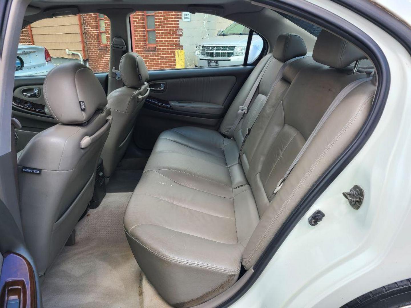 2001 WHITE INFINITI I30 SEDAN (JNKCA31AX1T) with an 3.0L engine, Automatic transmission, located at 117 North Cameron Street, Harrisburg, PA, 17101, (717) 963-8962, 40.266762, -76.875259 - WE FINANCE!!! Good Credit/ Bad Credit/ No Credit - ALL Trade-Ins Welcomed!!! ***Guaranteed Credit Approval*** APPLY ONLINE or CALL us TODAY ;) Internet Prices and Marketplace Prices are SPECIAL discounted ***CASH DEALS*** Retail Prices are higher. Please call us to discuss your cash and finan - Photo#10