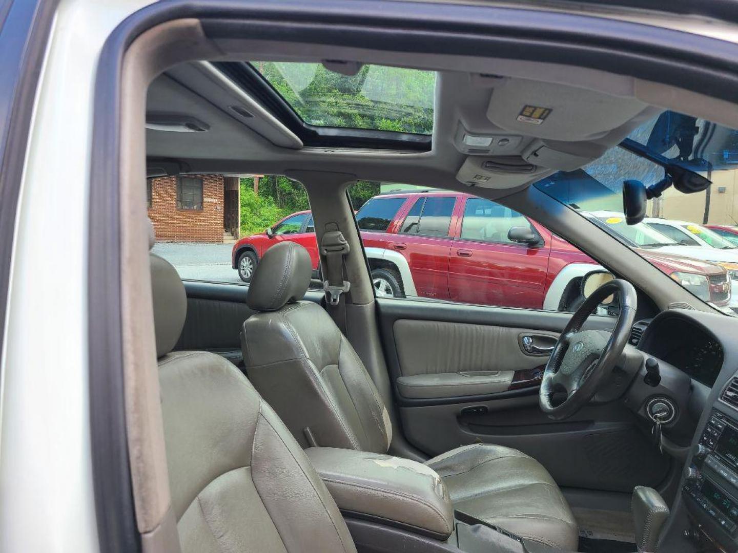 2001 WHITE INFINITI I30 SEDAN (JNKCA31AX1T) with an 3.0L engine, Automatic transmission, located at 117 North Cameron Street, Harrisburg, PA, 17101, (717) 963-8962, 40.266762, -76.875259 - WE FINANCE!!! Good Credit/ Bad Credit/ No Credit - ALL Trade-Ins Welcomed!!! ***Guaranteed Credit Approval*** APPLY ONLINE or CALL us TODAY ;) Internet Prices and Marketplace Prices are SPECIAL discounted ***CASH DEALS*** Retail Prices are higher. Please call us to discuss your cash and finan - Photo#12