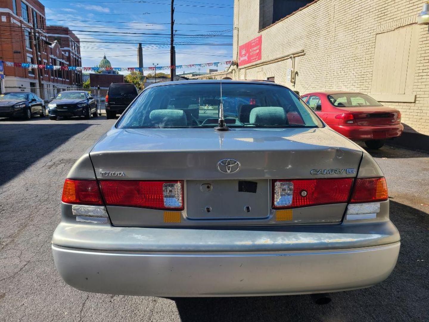2001 GREY TOYOTA CAMRY CE (JT2BG22K510) with an 2.2L engine, Automatic transmission, located at 117 North Cameron Street, Harrisburg, PA, 17101, (717) 963-8962, 40.266762, -76.875259 - Photo#3