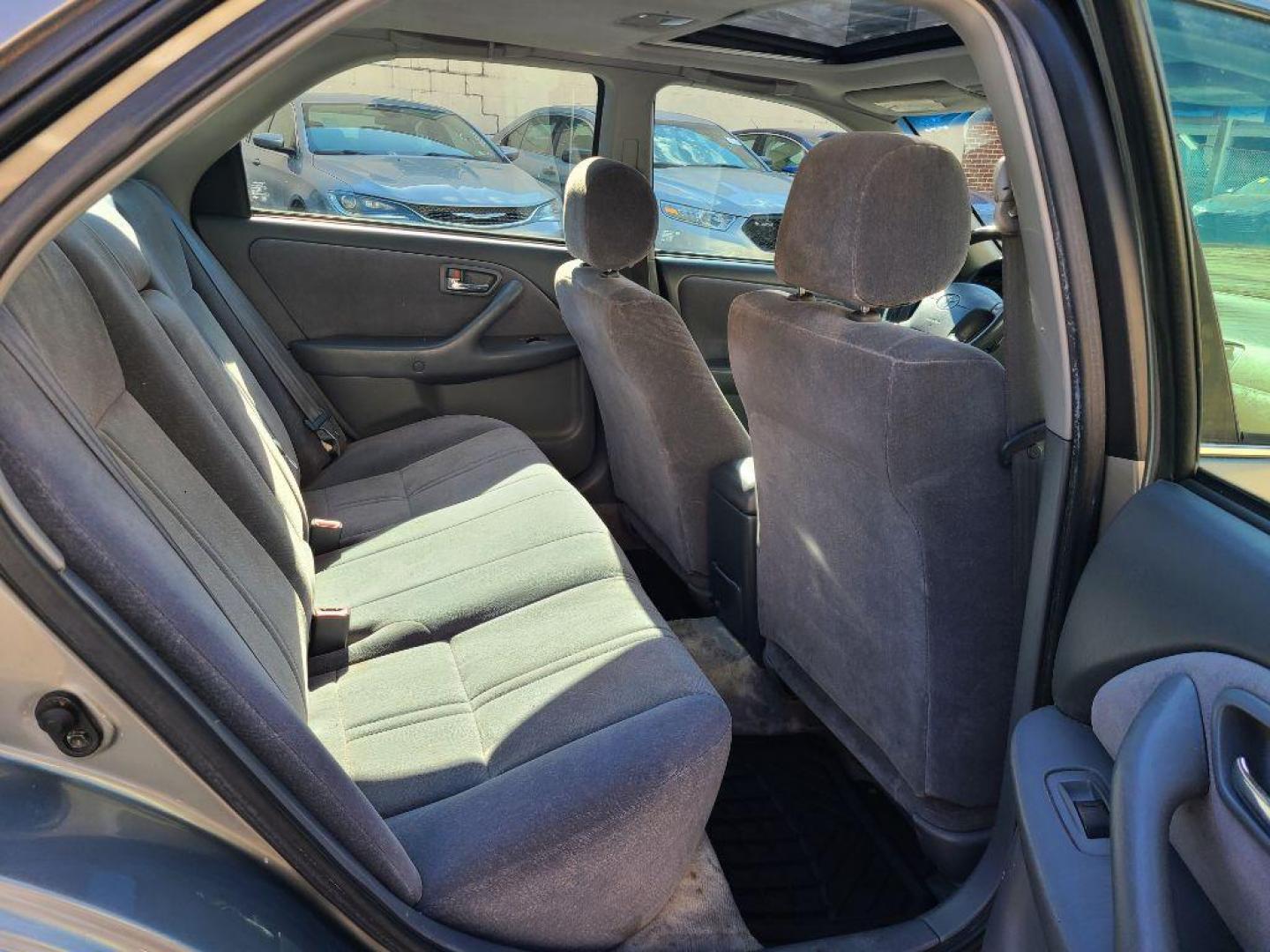 2001 GREY TOYOTA CAMRY CE (JT2BG22K510) with an 2.2L engine, Automatic transmission, located at 117 North Cameron Street, Harrisburg, PA, 17101, (717) 963-8962, 40.266762, -76.875259 - Photo#11