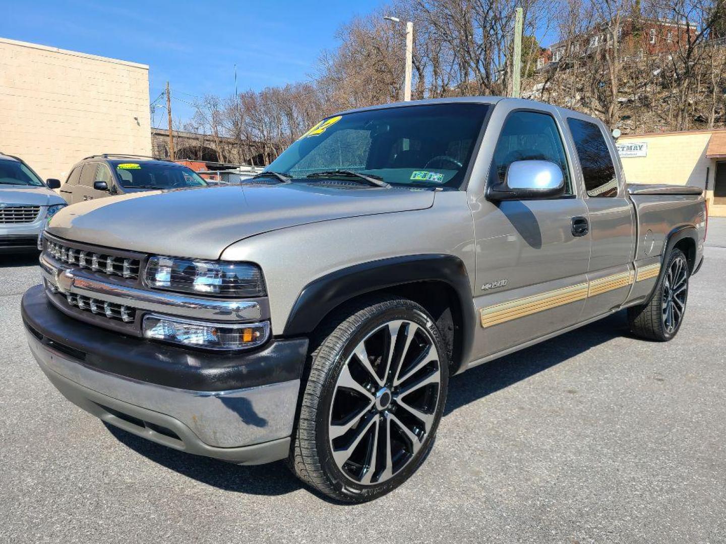 2002 TAN CHEVROLET SILVERADO 1500 LS EXT CAB (2GCEC19V221) with an 4.8L engine, Automatic transmission, located at 117 North Cameron Street, Harrisburg, PA, 17101, (717) 963-8962, 40.266762, -76.875259 - WE FINANCE!!! Good Credit/ Bad Credit/ No Credit - ALL Trade-Ins Welcomed!!! ***Guaranteed Credit Approval*** APPLY ONLINE or CALL us TODAY ;) Internet Prices and Marketplace Prices are SPECIAL discounted ***CASH DEALS*** Retail Prices are higher. Please call us to discuss your cash and finan - Photo#0