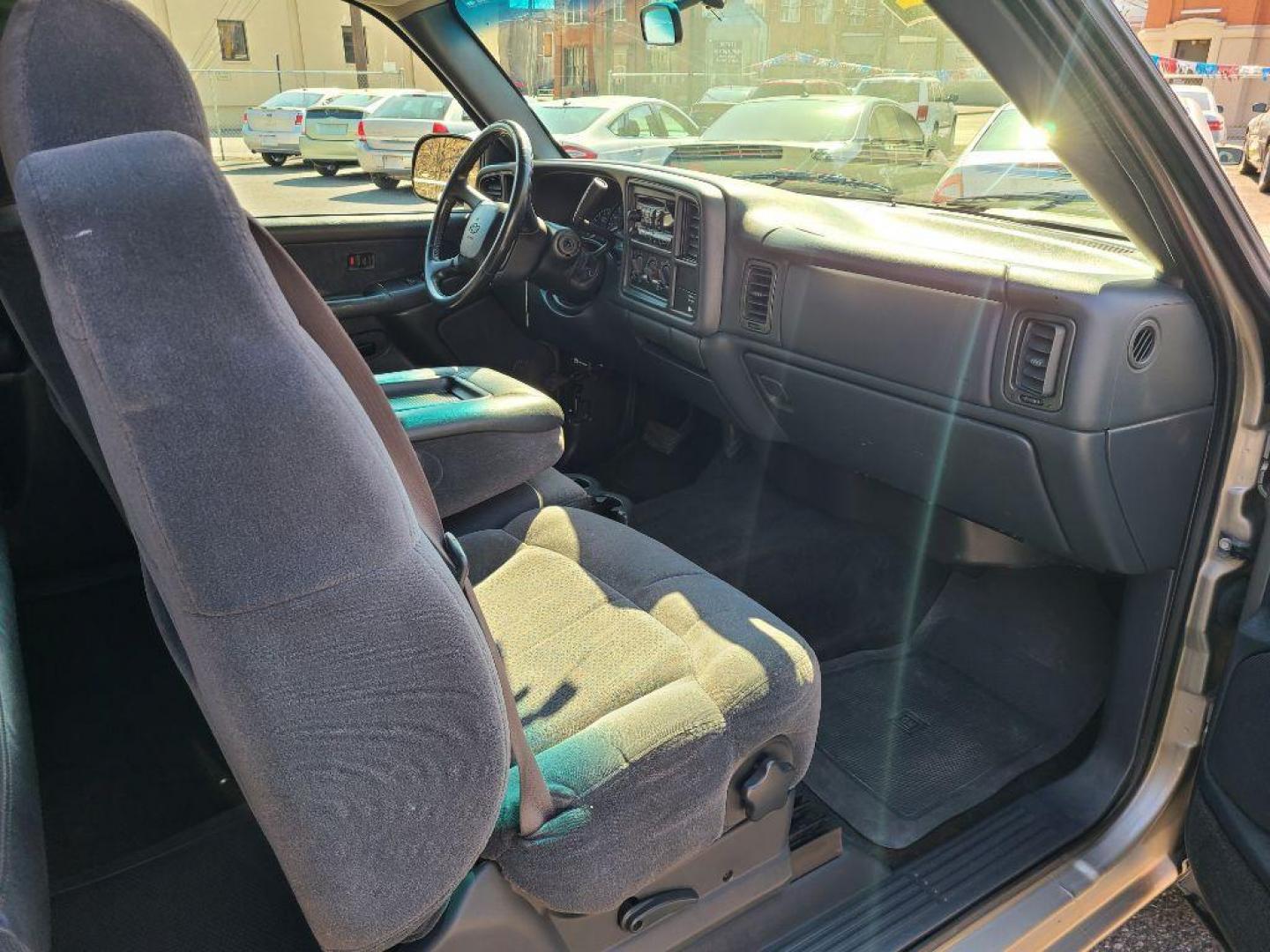 2002 TAN CHEVROLET SILVERADO 1500 LS EXT CAB (2GCEC19V221) with an 4.8L engine, Automatic transmission, located at 117 North Cameron Street, Harrisburg, PA, 17101, (717) 963-8962, 40.266762, -76.875259 - WE FINANCE!!! Good Credit/ Bad Credit/ No Credit - ALL Trade-Ins Welcomed!!! ***Guaranteed Credit Approval*** APPLY ONLINE or CALL us TODAY ;) Internet Prices and Marketplace Prices are SPECIAL discounted ***CASH DEALS*** Retail Prices are higher. Please call us to discuss your cash and finan - Photo#12