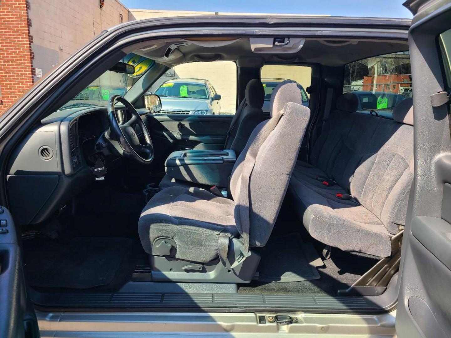 2002 TAN CHEVROLET SILVERADO 1500 LS EXT CAB (2GCEC19V221) with an 4.8L engine, Automatic transmission, located at 117 North Cameron Street, Harrisburg, PA, 17101, (717) 963-8962, 40.266762, -76.875259 - WE FINANCE!!! Good Credit/ Bad Credit/ No Credit - ALL Trade-Ins Welcomed!!! ***Guaranteed Credit Approval*** APPLY ONLINE or CALL us TODAY ;) Internet Prices and Marketplace Prices are SPECIAL discounted ***CASH DEALS*** Retail Prices are higher. Please call us to discuss your cash and finan - Photo#16