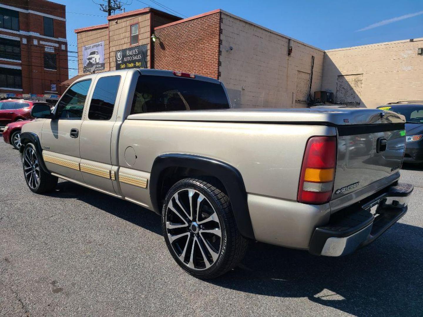 2002 TAN CHEVROLET SILVERADO 1500 LS EXT CAB (2GCEC19V221) with an 4.8L engine, Automatic transmission, located at 117 North Cameron Street, Harrisburg, PA, 17101, (717) 963-8962, 40.266762, -76.875259 - WE FINANCE!!! Good Credit/ Bad Credit/ No Credit - ALL Trade-Ins Welcomed!!! ***Guaranteed Credit Approval*** APPLY ONLINE or CALL us TODAY ;) Internet Prices and Marketplace Prices are SPECIAL discounted ***CASH DEALS*** Retail Prices are higher. Please call us to discuss your cash and finan - Photo#2