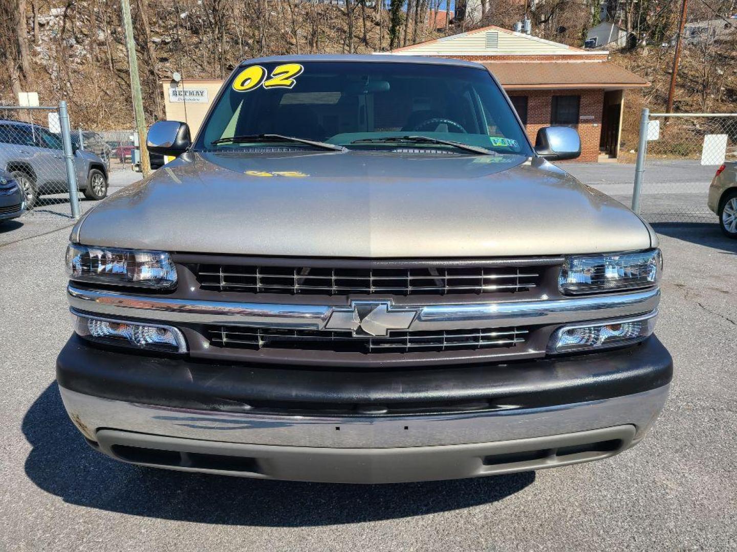 2002 TAN CHEVROLET SILVERADO 1500 LS EXT CAB (2GCEC19V221) with an 4.8L engine, Automatic transmission, located at 117 North Cameron Street, Harrisburg, PA, 17101, (717) 963-8962, 40.266762, -76.875259 - WE FINANCE!!! Good Credit/ Bad Credit/ No Credit - ALL Trade-Ins Welcomed!!! ***Guaranteed Credit Approval*** APPLY ONLINE or CALL us TODAY ;) Internet Prices and Marketplace Prices are SPECIAL discounted ***CASH DEALS*** Retail Prices are higher. Please call us to discuss your cash and finan - Photo#7