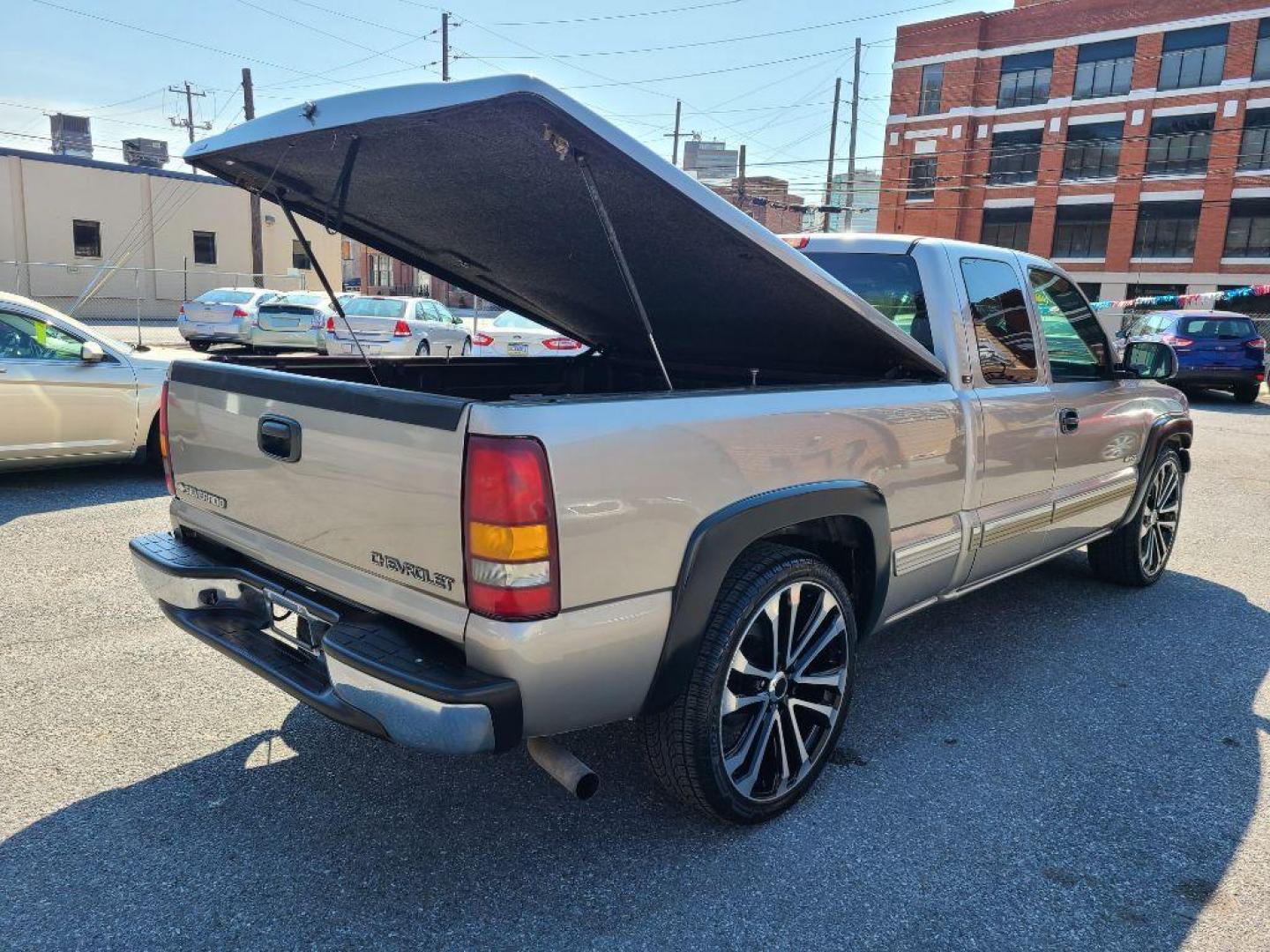 2002 TAN CHEVROLET SILVERADO 1500 LS EXT CAB (2GCEC19V221) with an 4.8L engine, Automatic transmission, located at 117 North Cameron Street, Harrisburg, PA, 17101, (717) 963-8962, 40.266762, -76.875259 - WE FINANCE!!! Good Credit/ Bad Credit/ No Credit - ALL Trade-Ins Welcomed!!! ***Guaranteed Credit Approval*** APPLY ONLINE or CALL us TODAY ;) Internet Prices and Marketplace Prices are SPECIAL discounted ***CASH DEALS*** Retail Prices are higher. Please call us to discuss your cash and finan - Photo#8