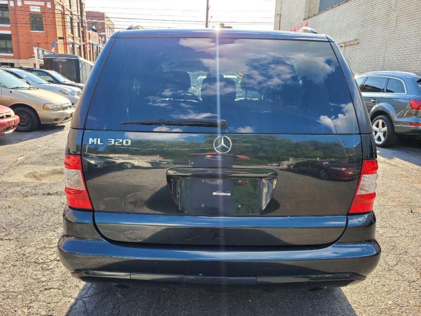 2002 BLUE MERCEDES-BENZ ML 320 (4JGAB54E12A) with an 3.2L engine, Automatic transmission, located at 117 North Cameron Street, Harrisburg, PA, 17101, (717) 963-8962, 40.266762, -76.875259 - WE FINANCE!!! Good Credit/ Bad Credit/ No Credit - ALL Trade-Ins Welcomed!!! ***Guaranteed Credit Approval*** APPLY ONLINE or CALL us TODAY ;) Please call us to discuss your cash and financing options. - Photo#3