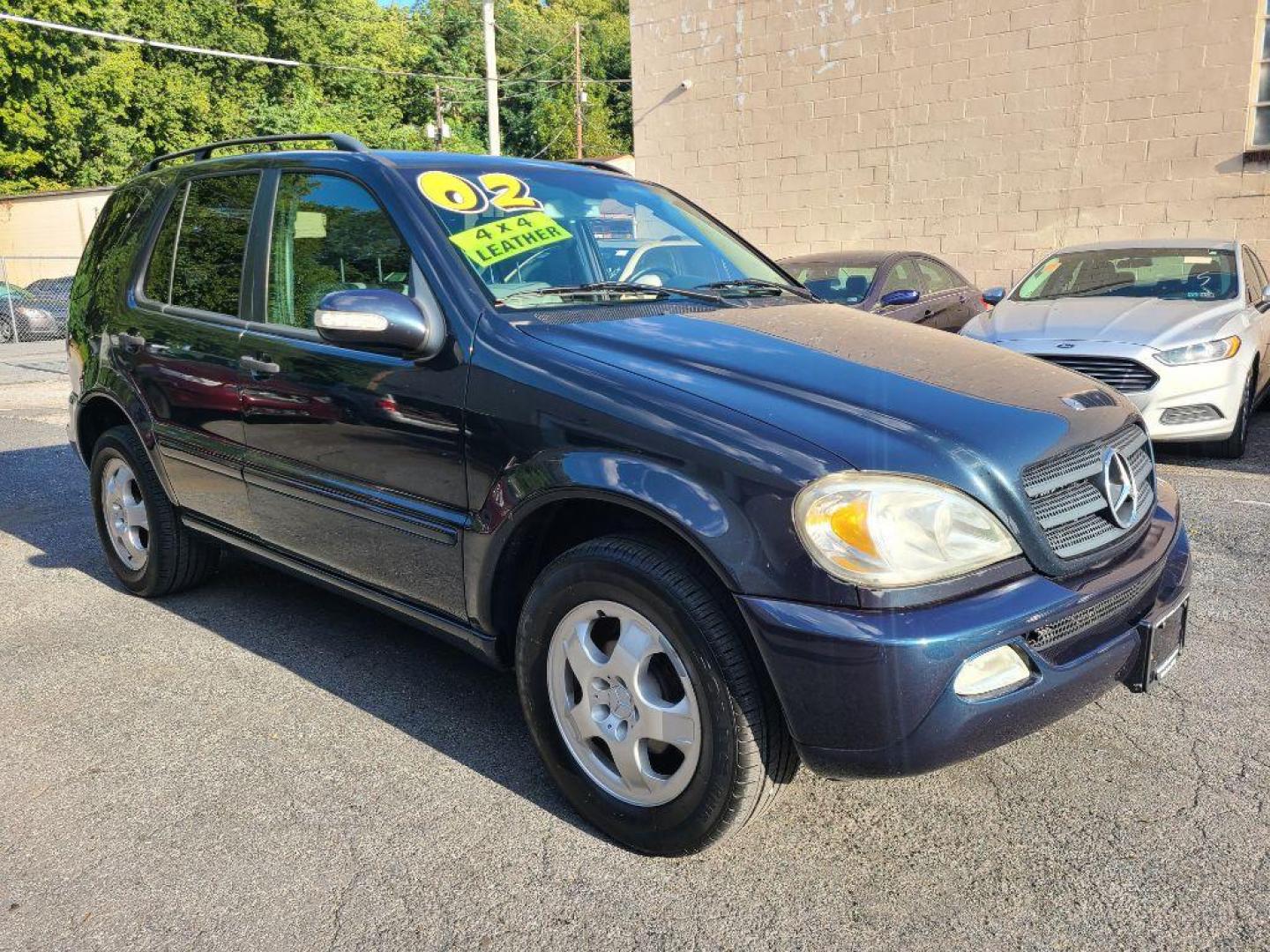 2002 BLUE MERCEDES-BENZ ML 320 (4JGAB54E12A) with an 3.2L engine, Automatic transmission, located at 117 North Cameron Street, Harrisburg, PA, 17101, (717) 963-8962, 40.266762, -76.875259 - WE FINANCE!!! Good Credit/ Bad Credit/ No Credit - ALL Trade-Ins Welcomed!!! ***Guaranteed Credit Approval*** APPLY ONLINE or CALL us TODAY ;) Please call us to discuss your cash and financing options. - Photo#6