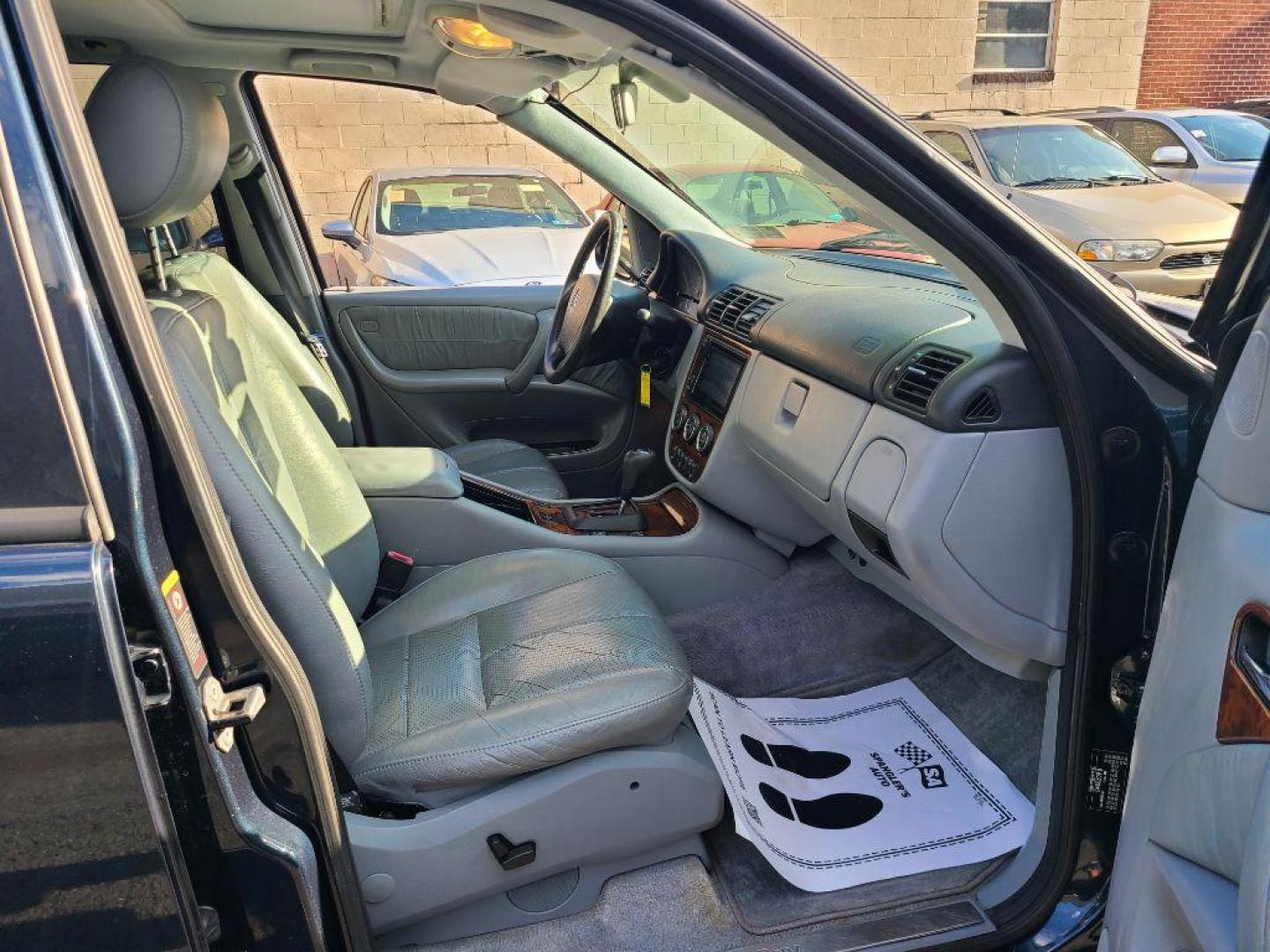 2002 BLUE MERCEDES-BENZ ML 320 (4JGAB54E12A) with an 3.2L engine, Automatic transmission, located at 117 North Cameron Street, Harrisburg, PA, 17101, (717) 963-8962, 40.266762, -76.875259 - WE FINANCE!!! Good Credit/ Bad Credit/ No Credit - ALL Trade-Ins Welcomed!!! ***Guaranteed Credit Approval*** APPLY ONLINE or CALL us TODAY ;) Please call us to discuss your cash and financing options. - Photo#9