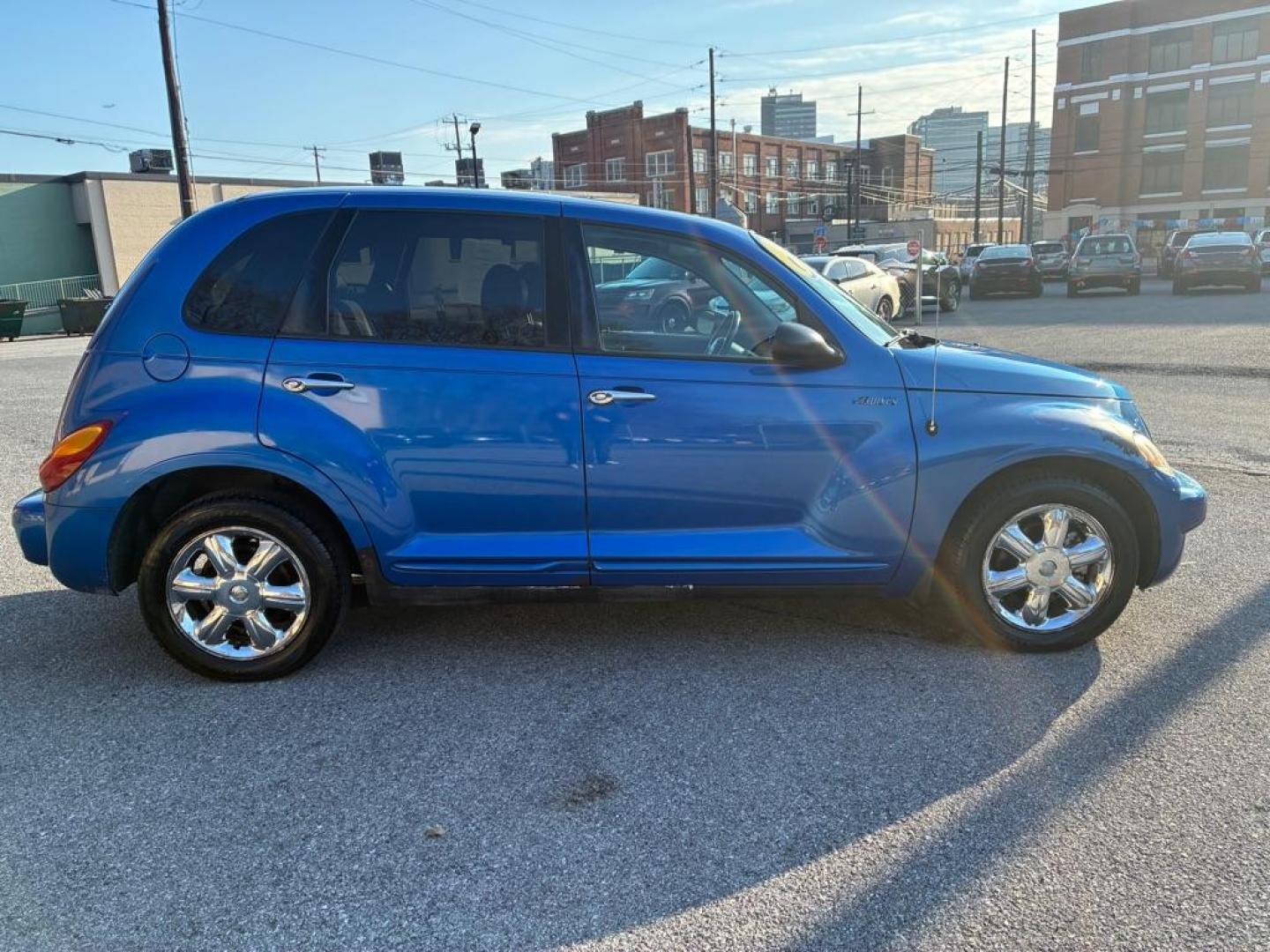 2003 BLUE CHRYSLER PT CRUISER LIMITED (3C8FY68B83T) with an 2.4L engine, Automatic transmission, located at 117 North Cameron Street, Harrisburg, PA, 17101, (717) 963-8962, 40.266762, -76.875259 - WE FINANCE!!! Good Credit/ Challenged Credit/ No Credit - ALL Trade-Ins Welcomed!!! APPLY ONLINE or CALL us TODAY ;) Please call us to discuss your cash and/or financing options. - Photo#5